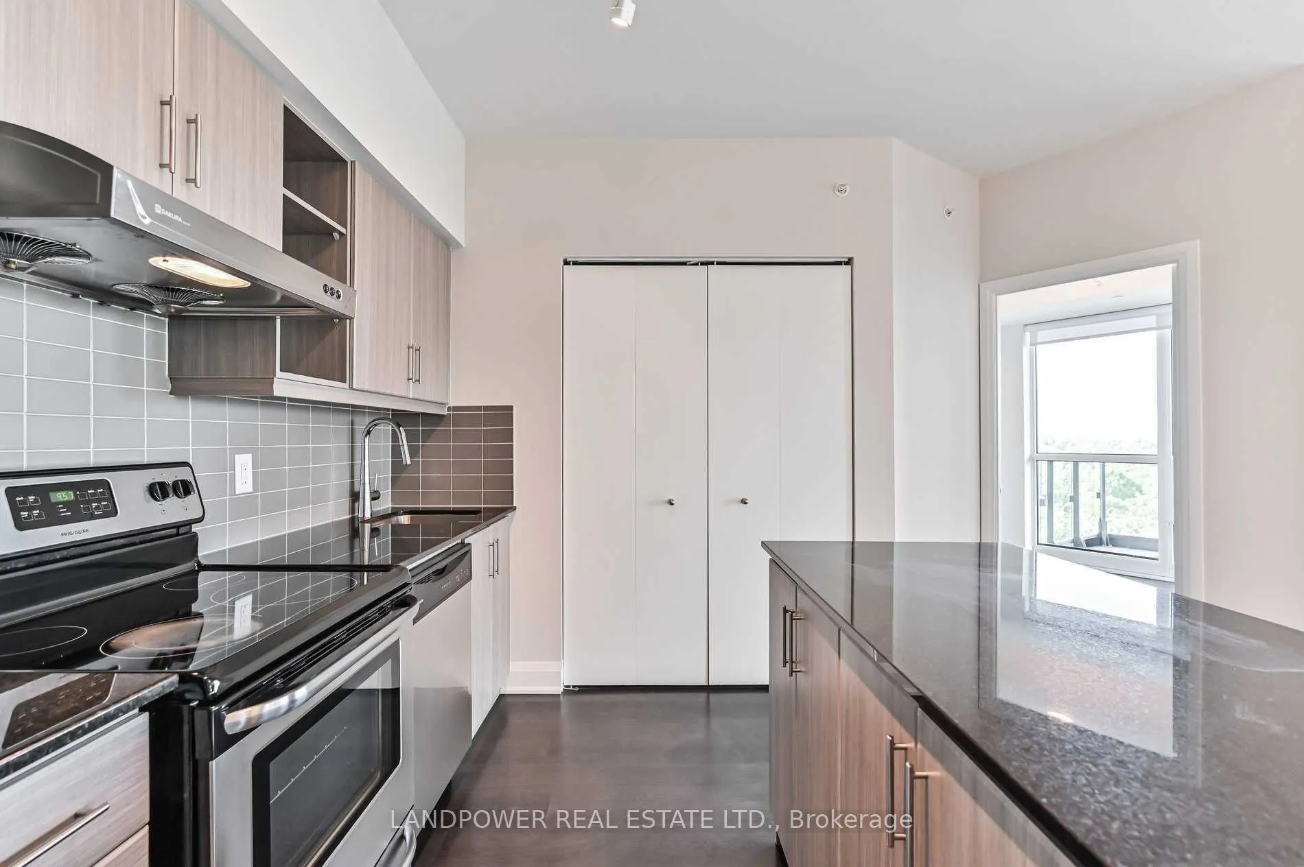 160 Vanderhoof Avenue, #1215