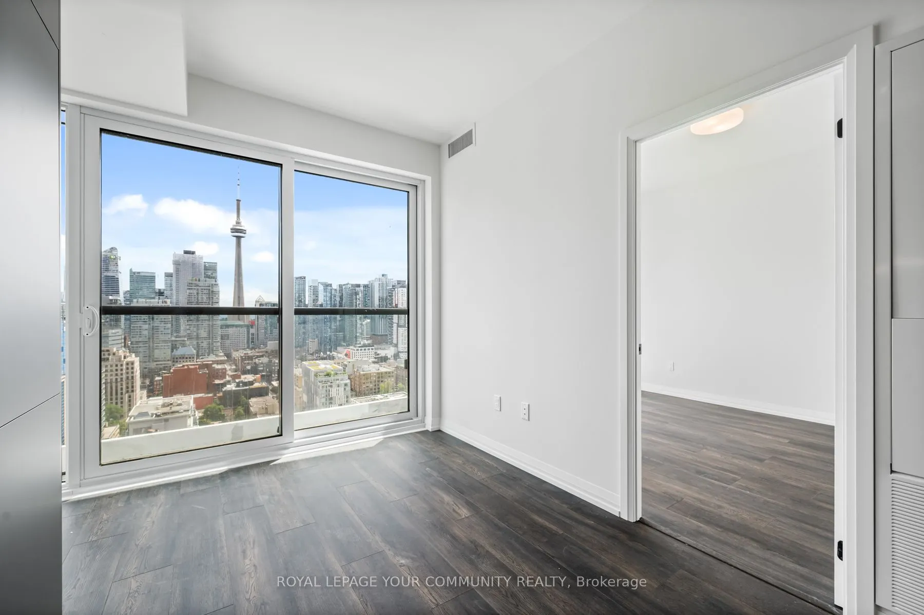 280 Dundas Street W, #2708