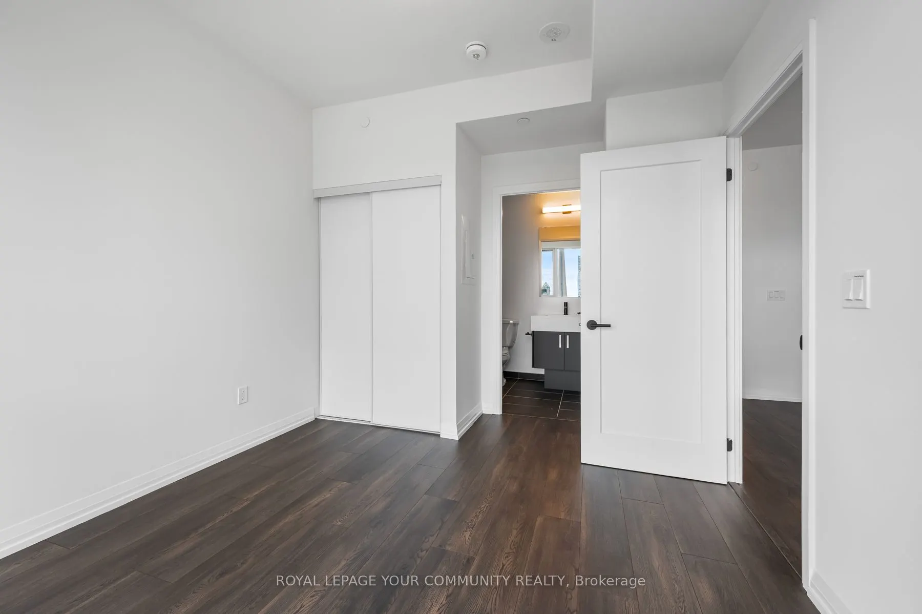 280 Dundas Street W, #2708