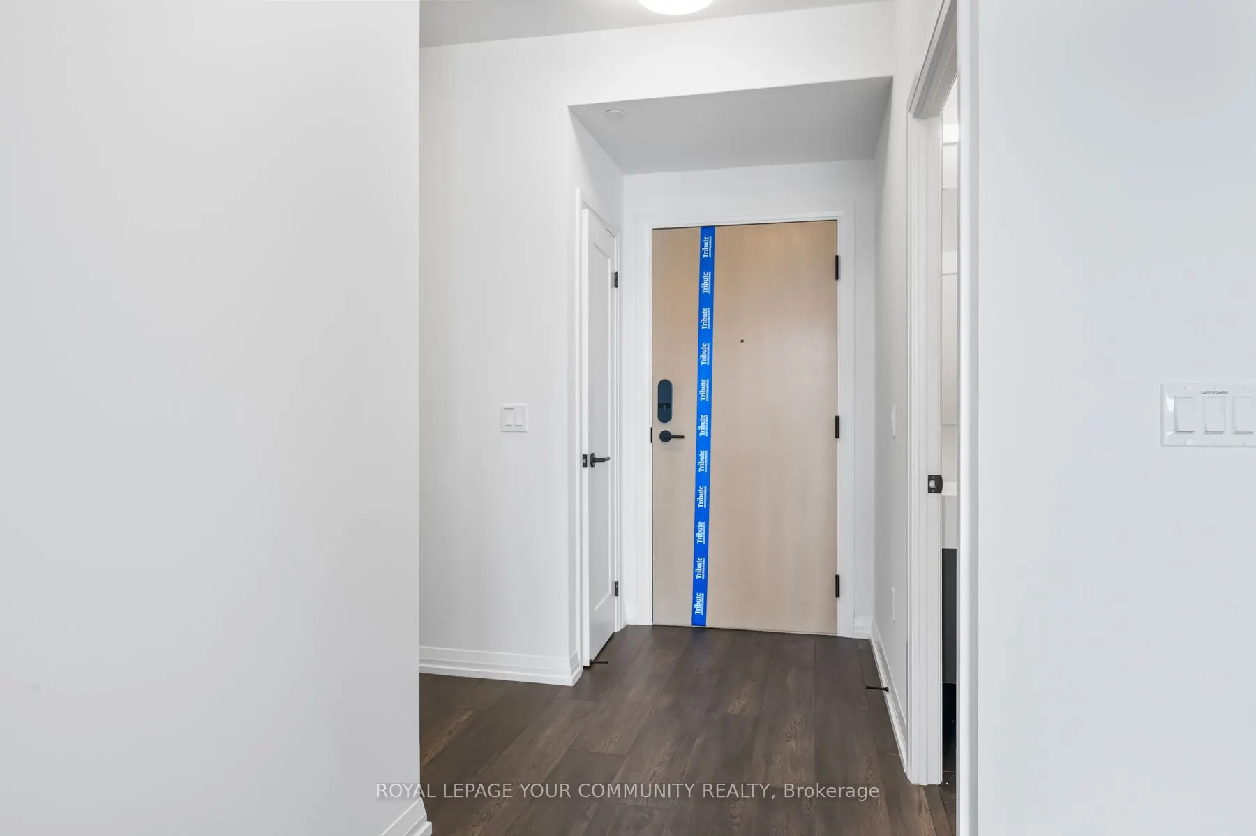 280 Dundas Street W, #2708