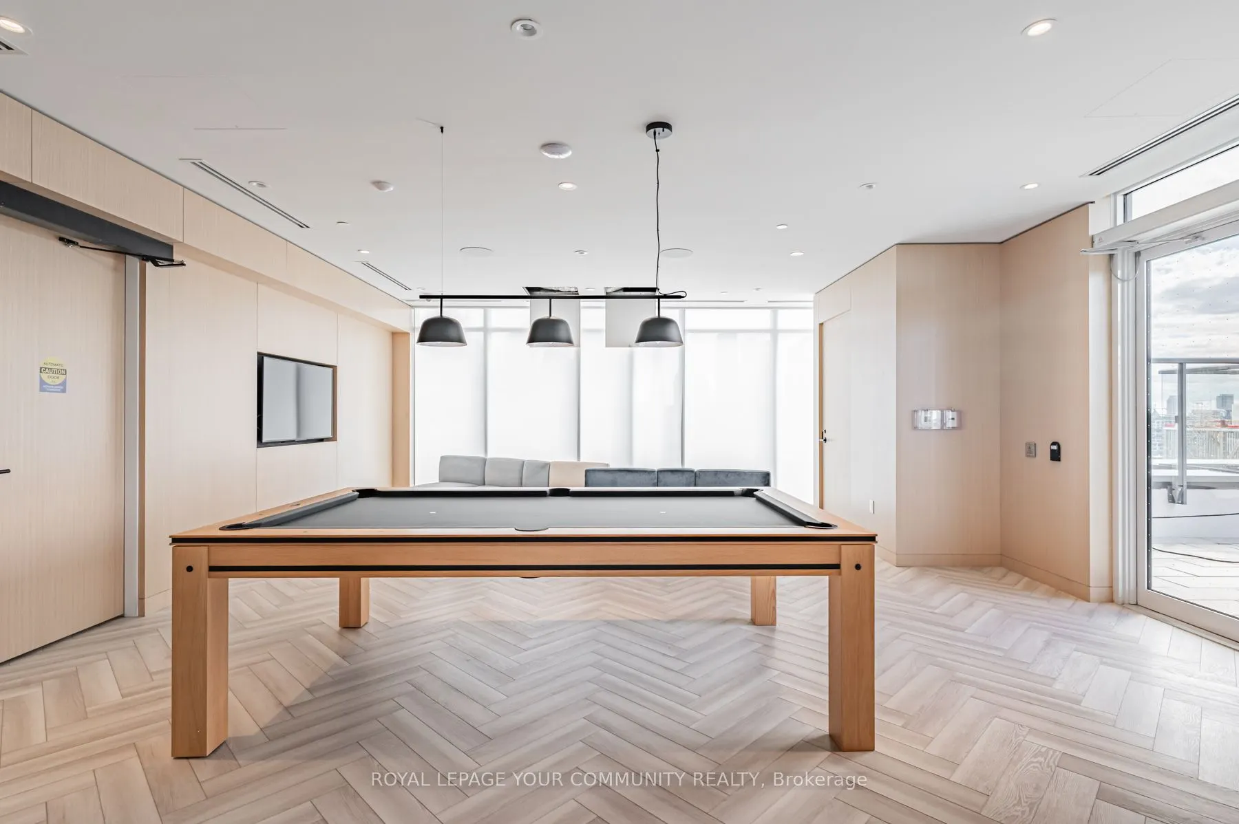 280 Dundas Street W, #2708