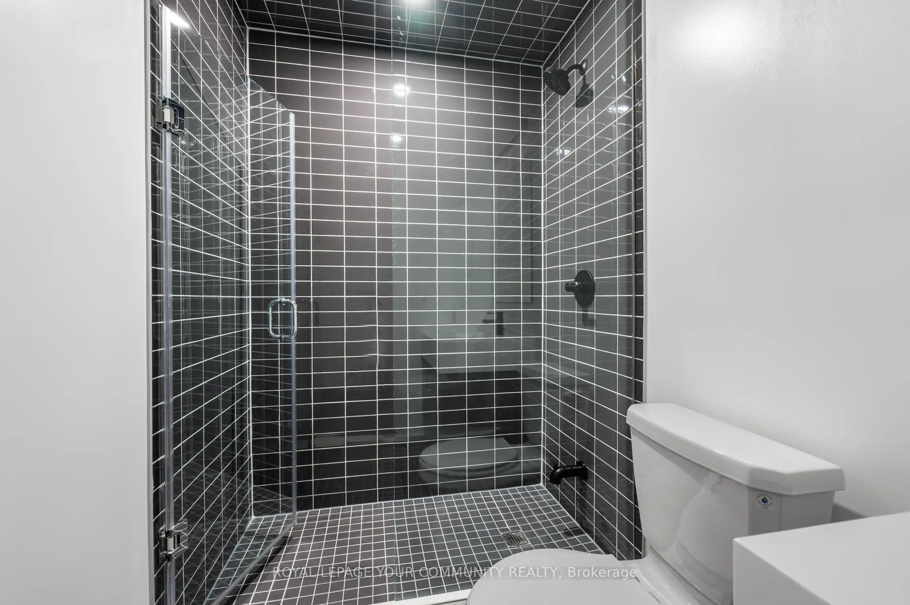 280 Dundas Street W, #2708