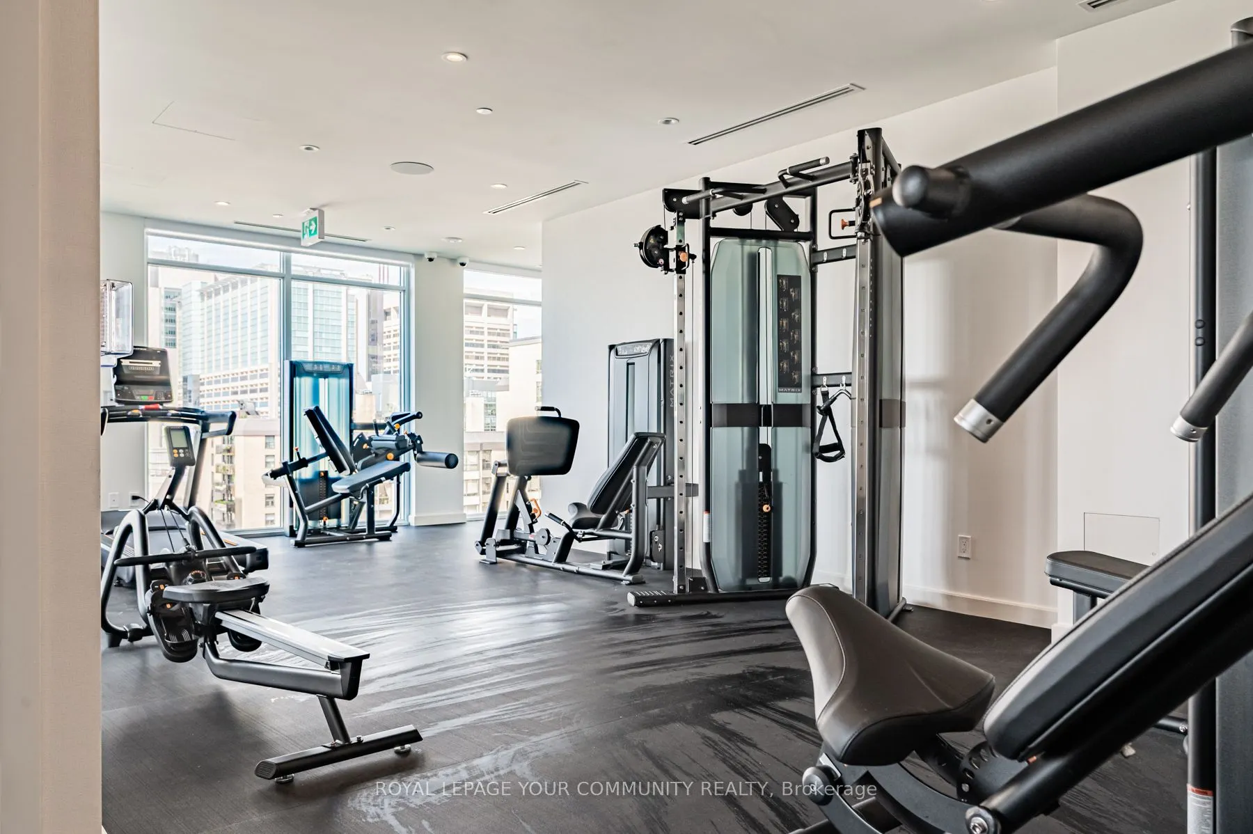 280 Dundas Street W, #2708