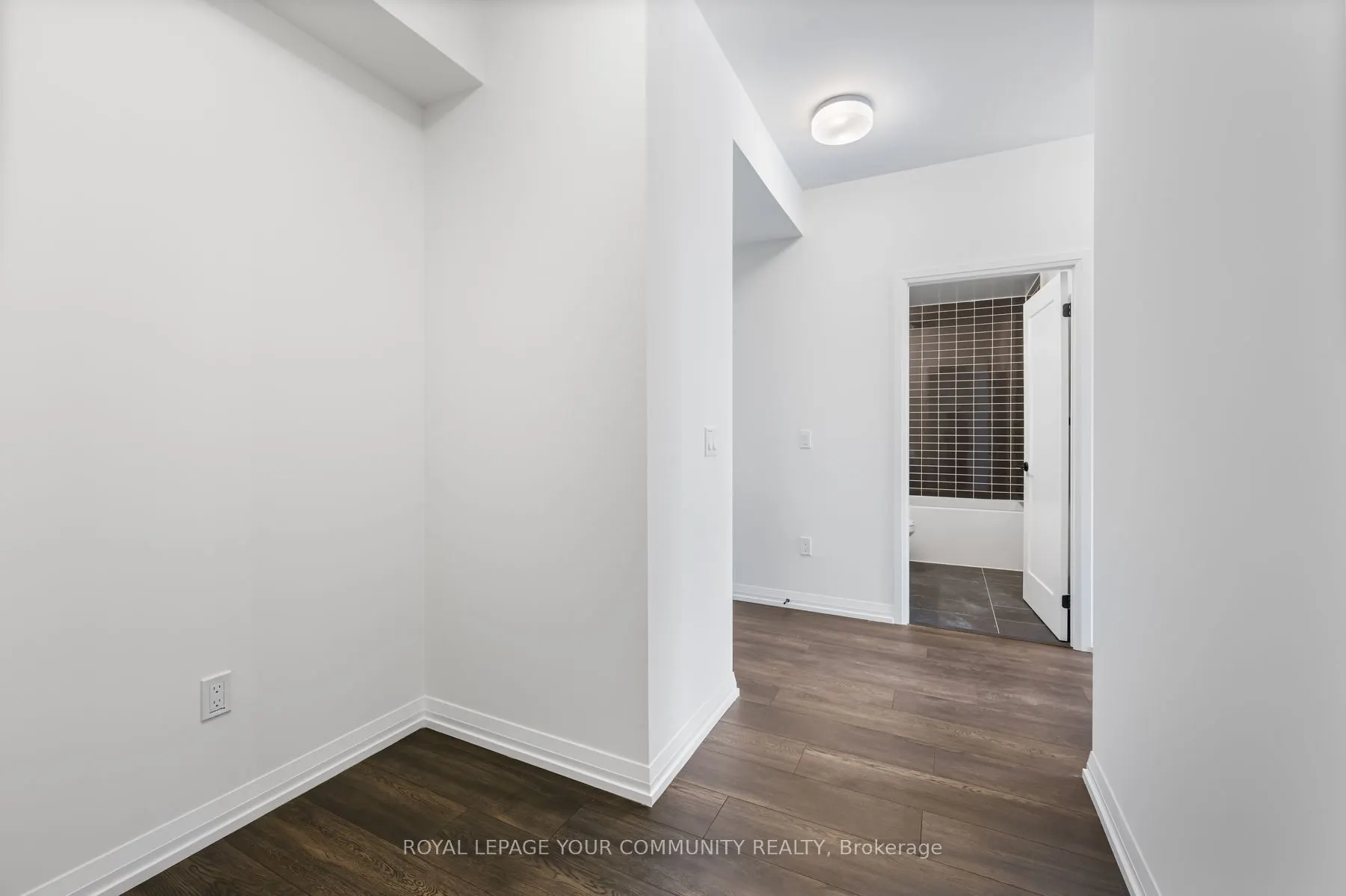 280 Dundas Street W, #2708