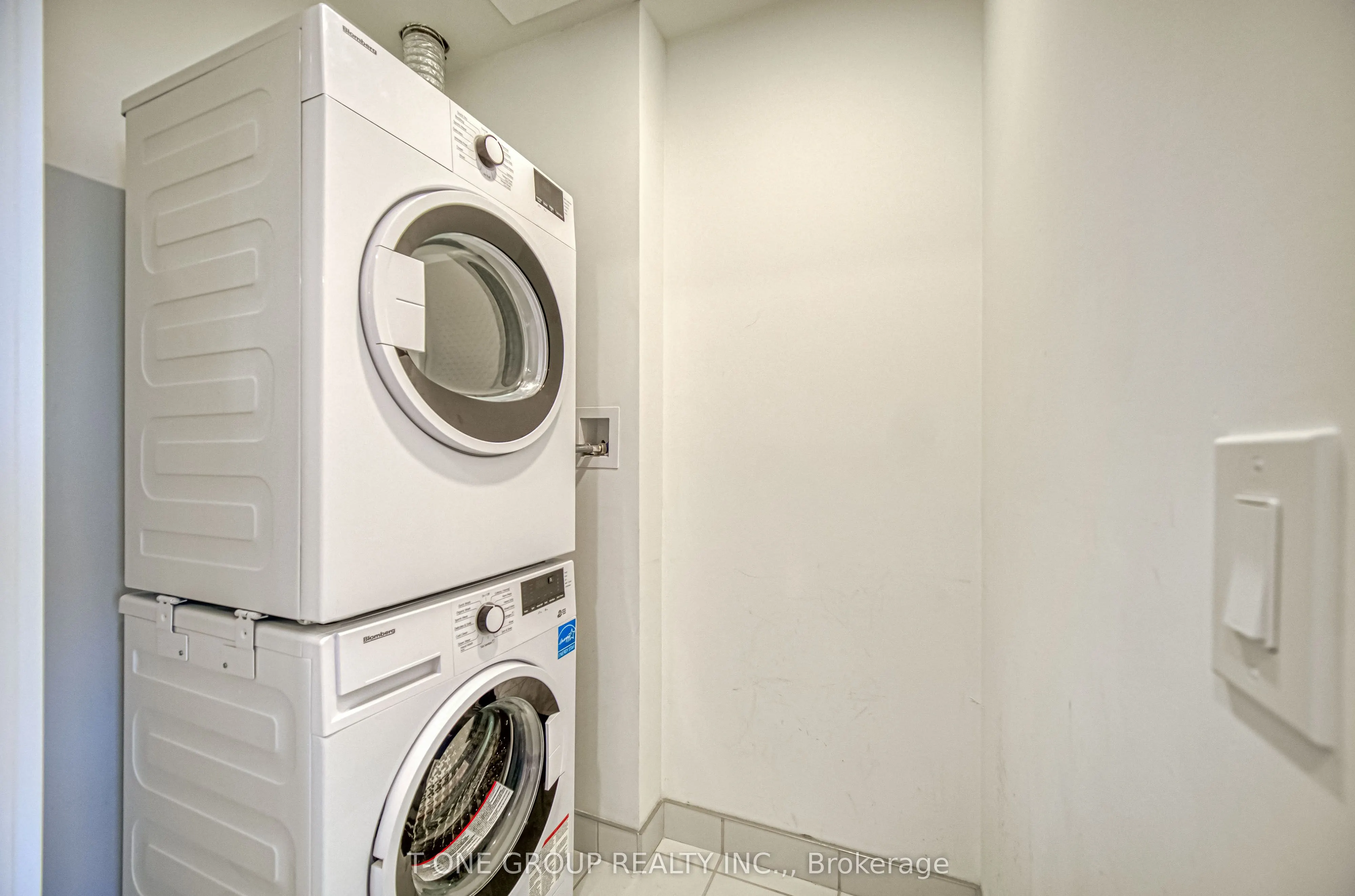 395 Bloor Street E, #3407