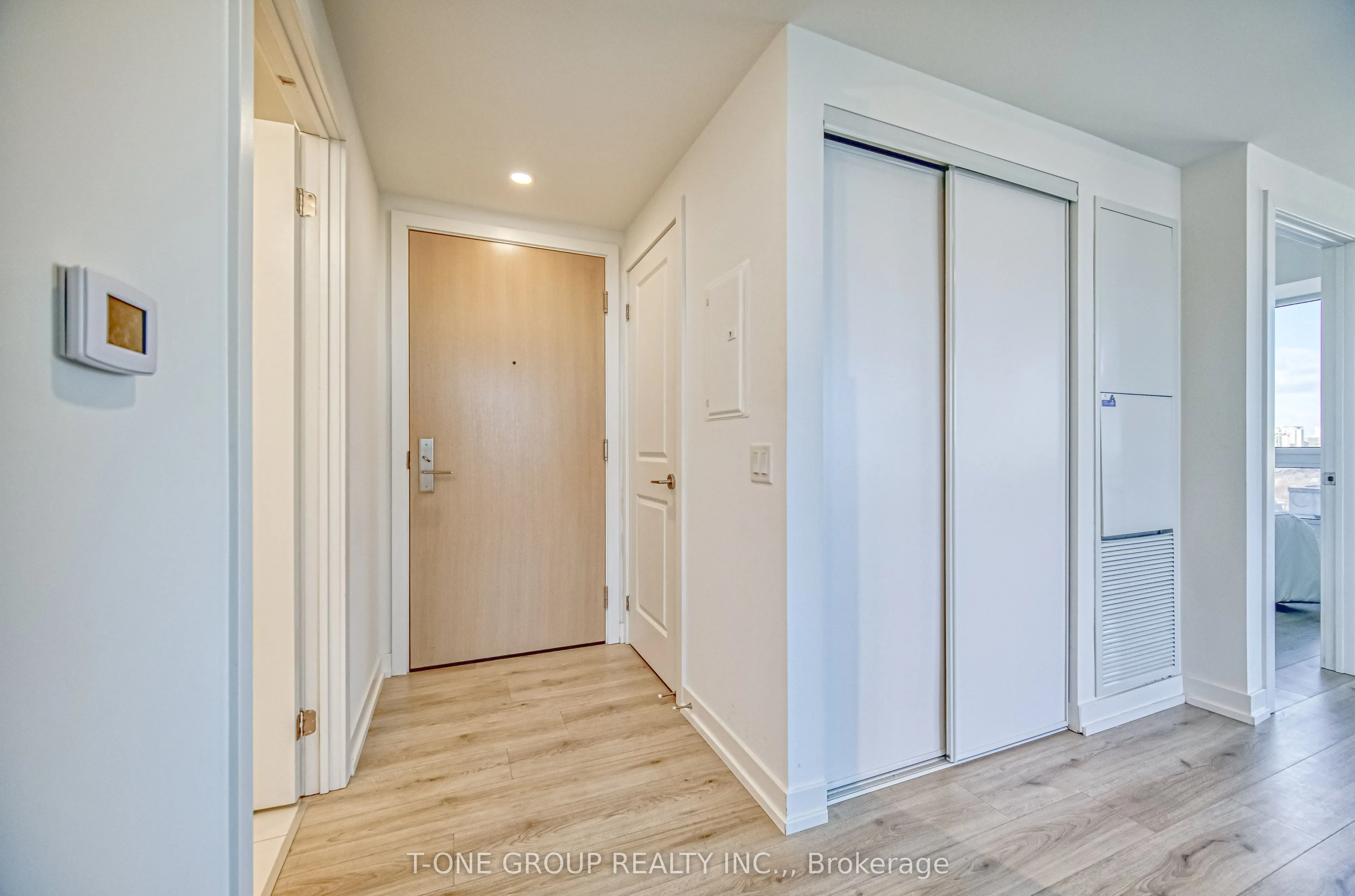 395 Bloor Street E, #3407
