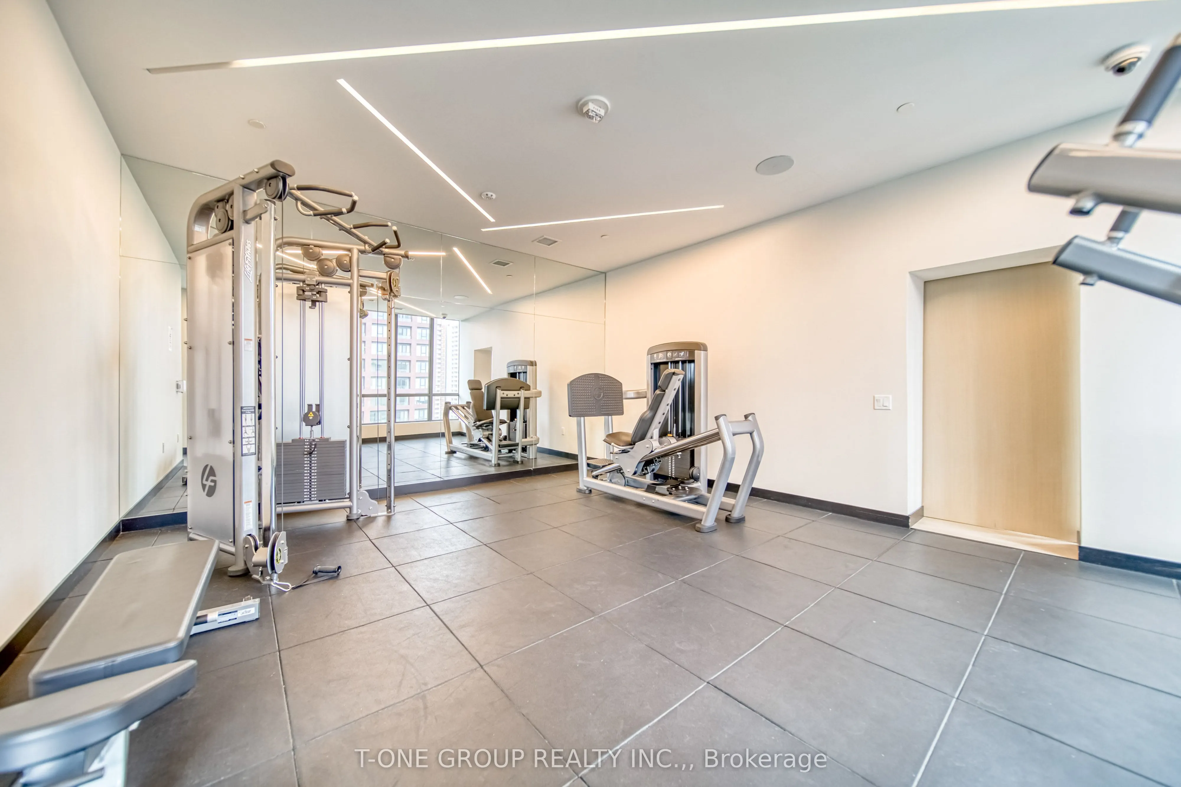 395 Bloor Street E, #3407