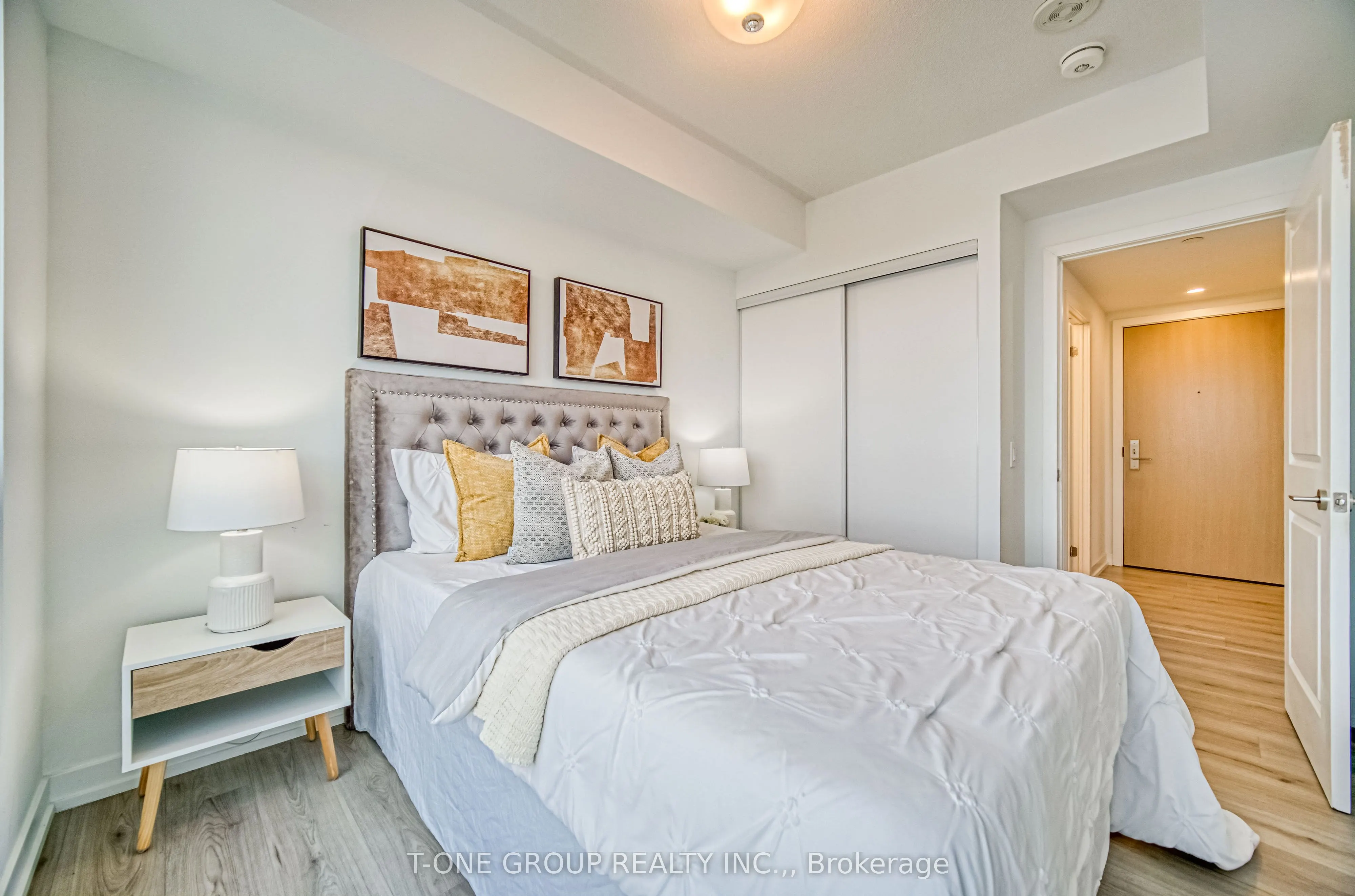 395 Bloor Street E, #3407