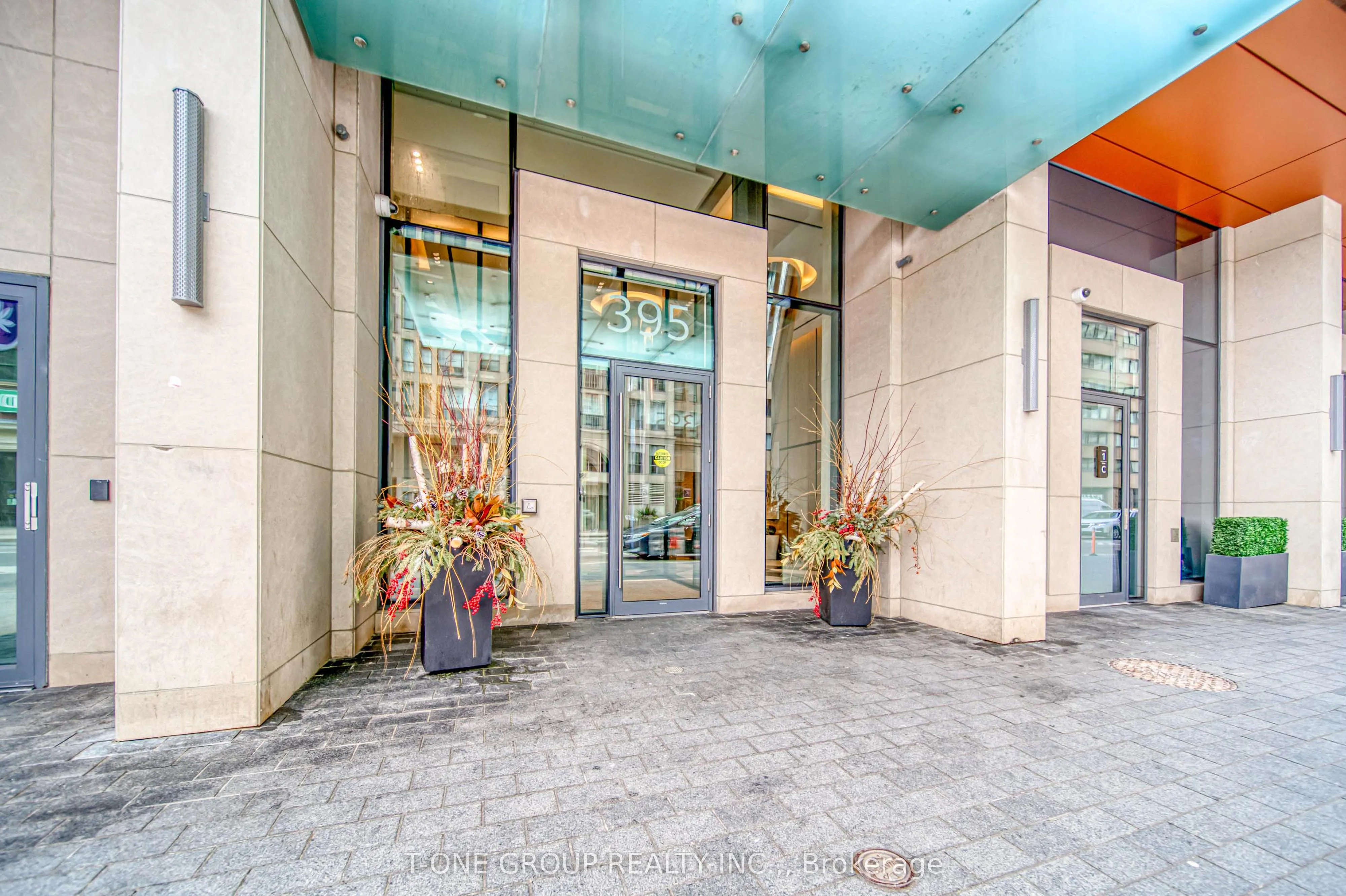 395 Bloor Street E, #3407