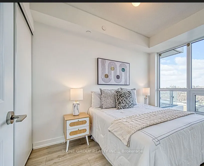 395 Bloor Street E, #3407
