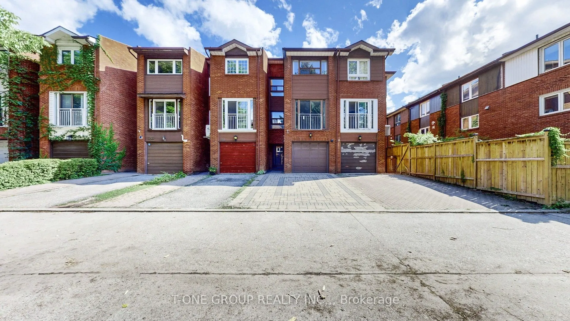 632 Adelaide Street W