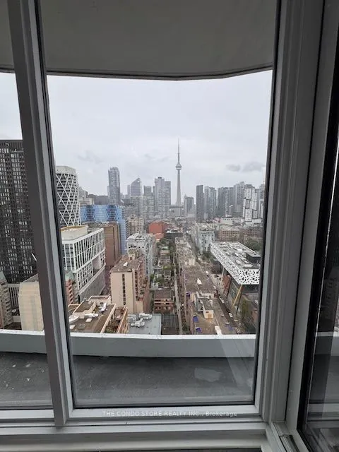 280 Dundas Street W, #2710