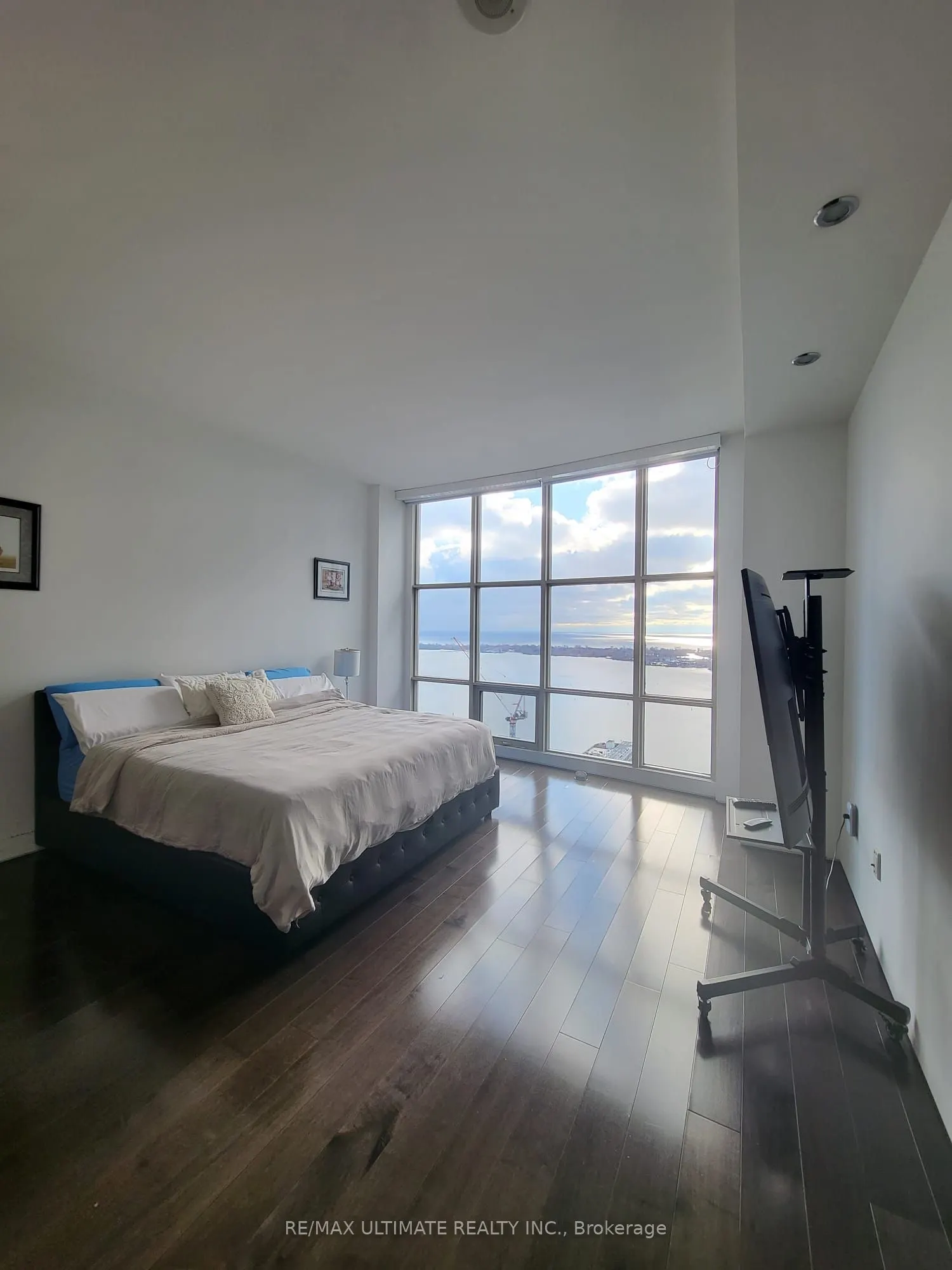 10 Navy Wharf Court, #PH05