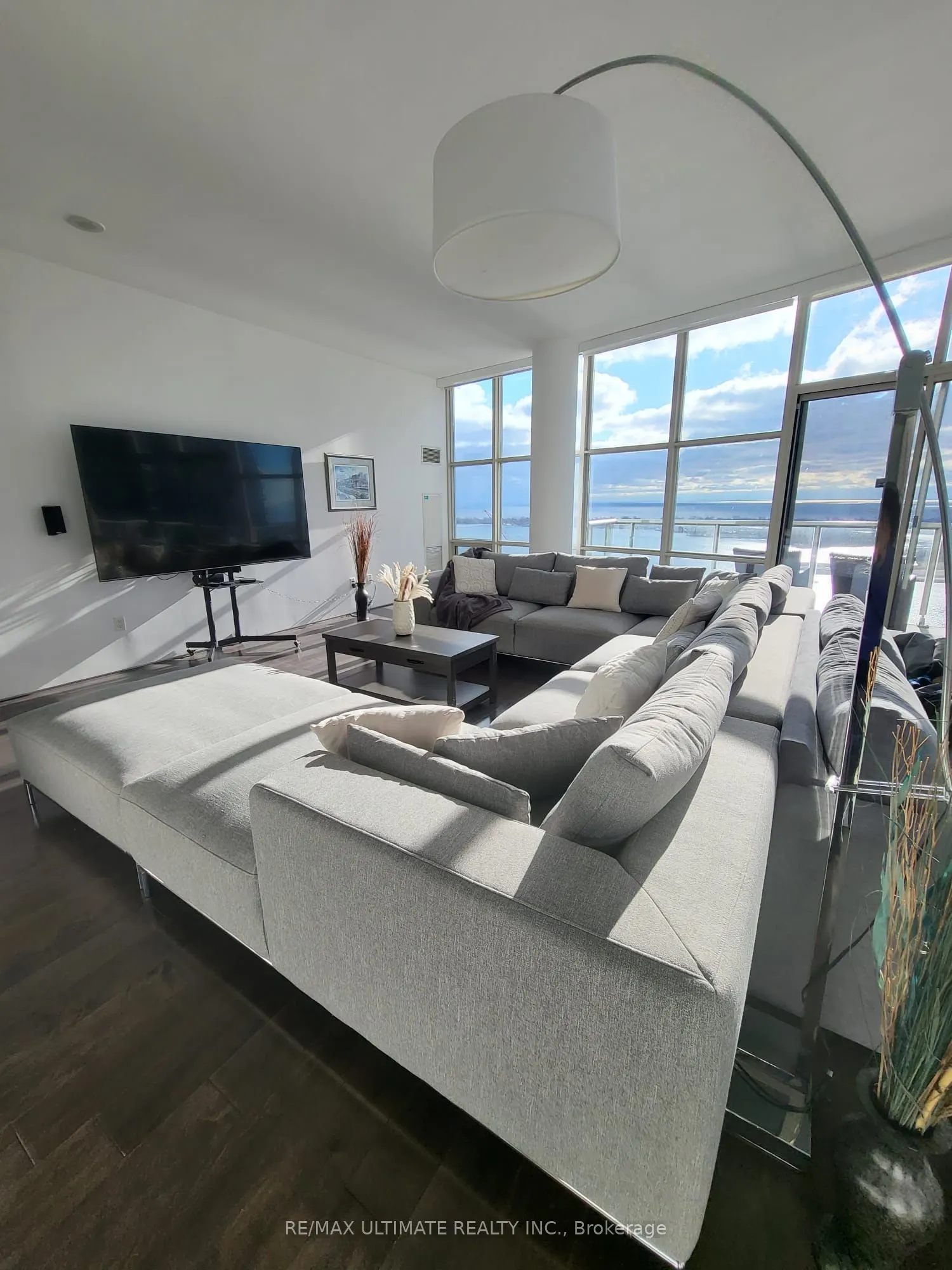 10 Navy Wharf Court, #PH05