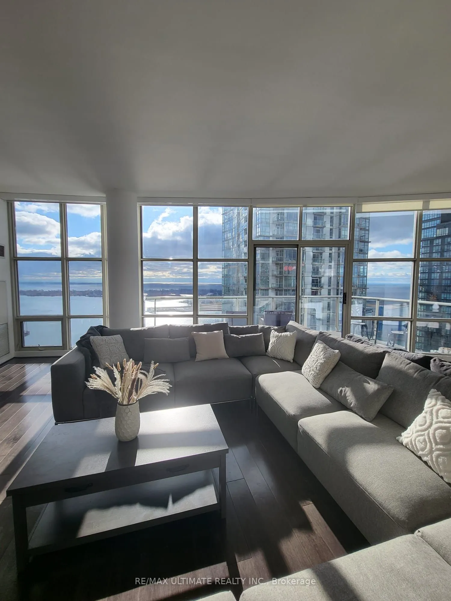 10 Navy Wharf Court, #PH05