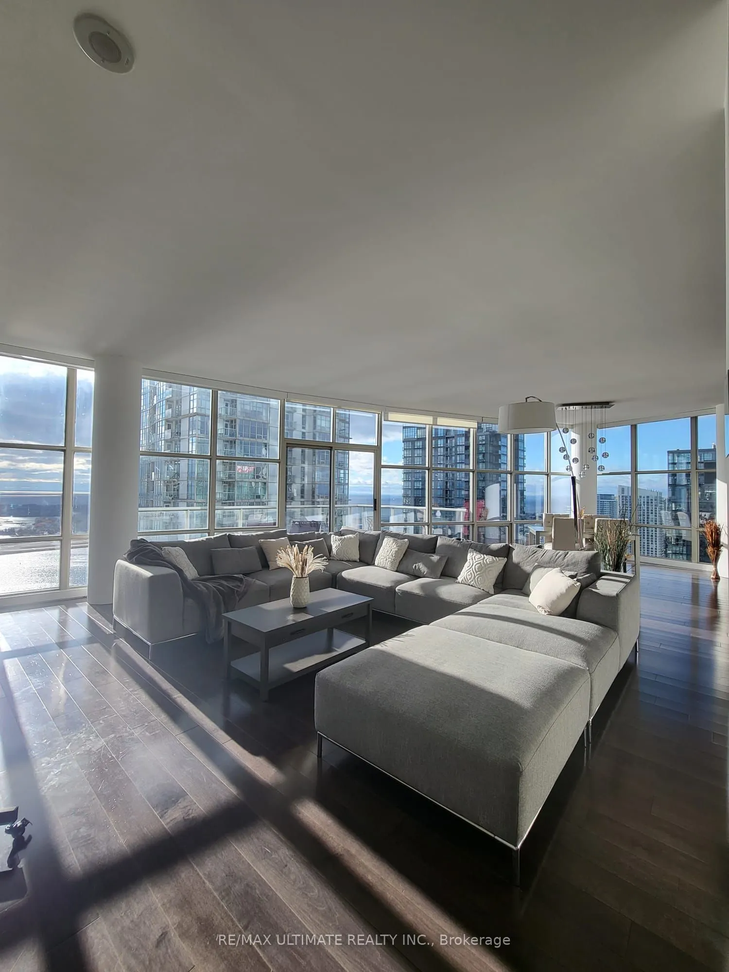 10 Navy Wharf Court, #PH05