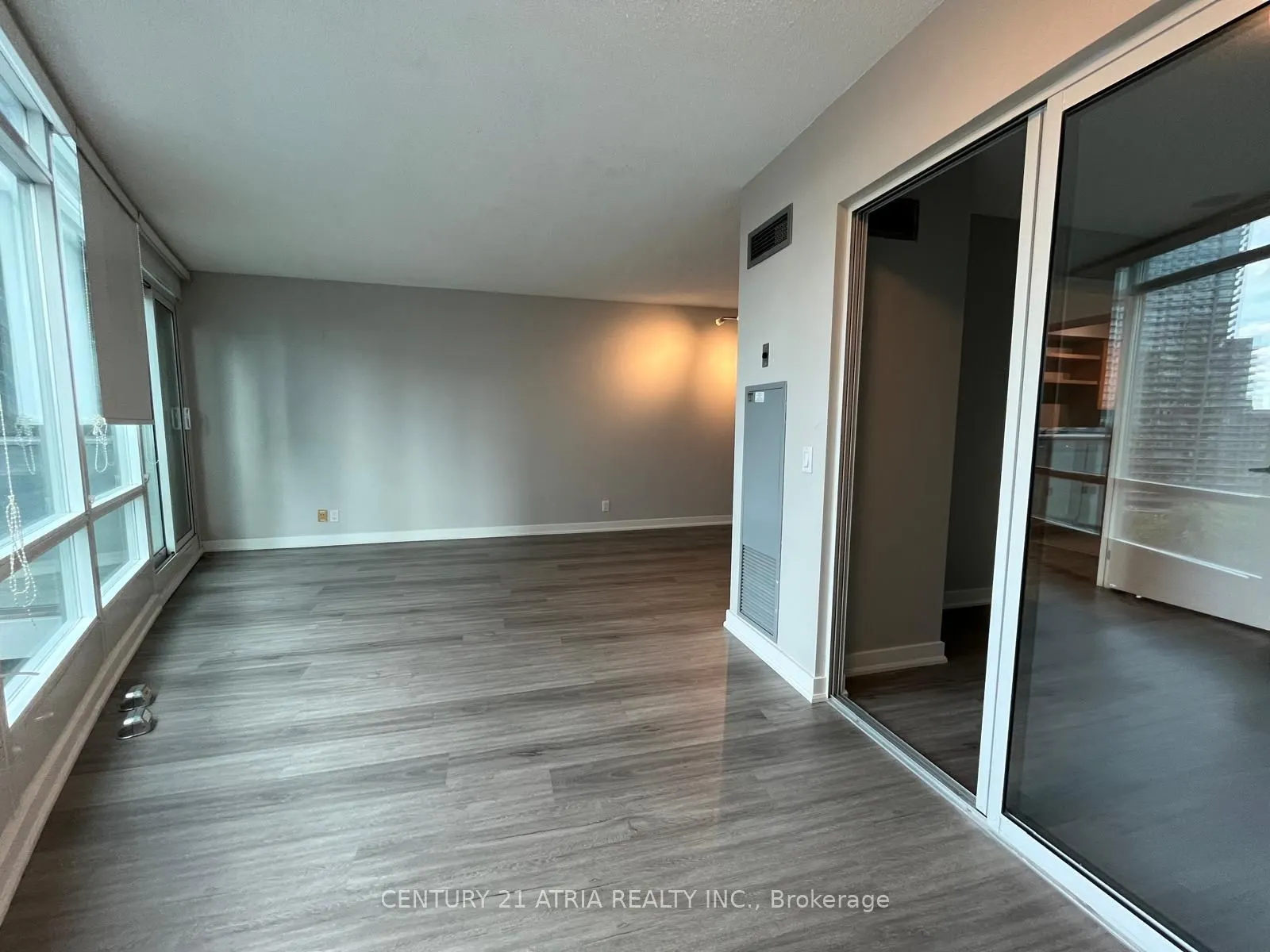 373 Front Street W, #1902