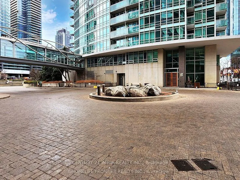373 Front Street W, #1902