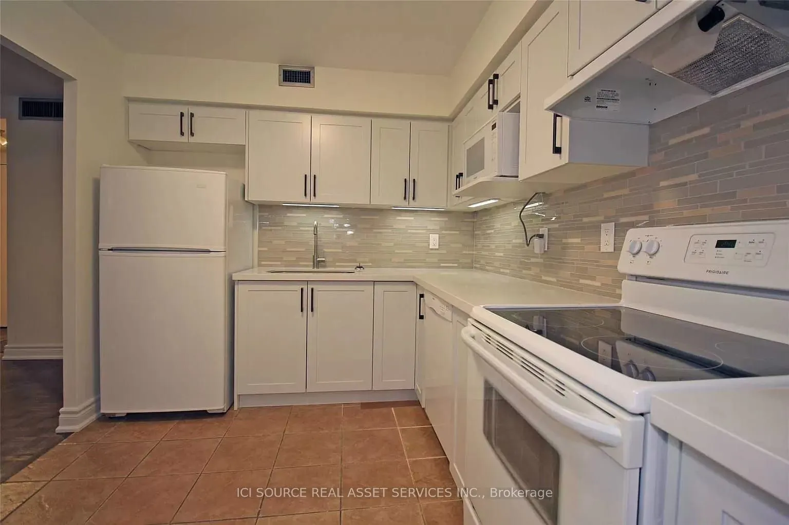 5795 Yonge Street, #701