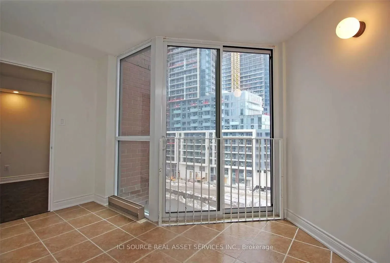 5795 Yonge Street, #701