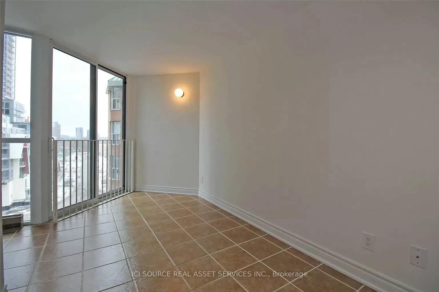 5795 Yonge Street, #701