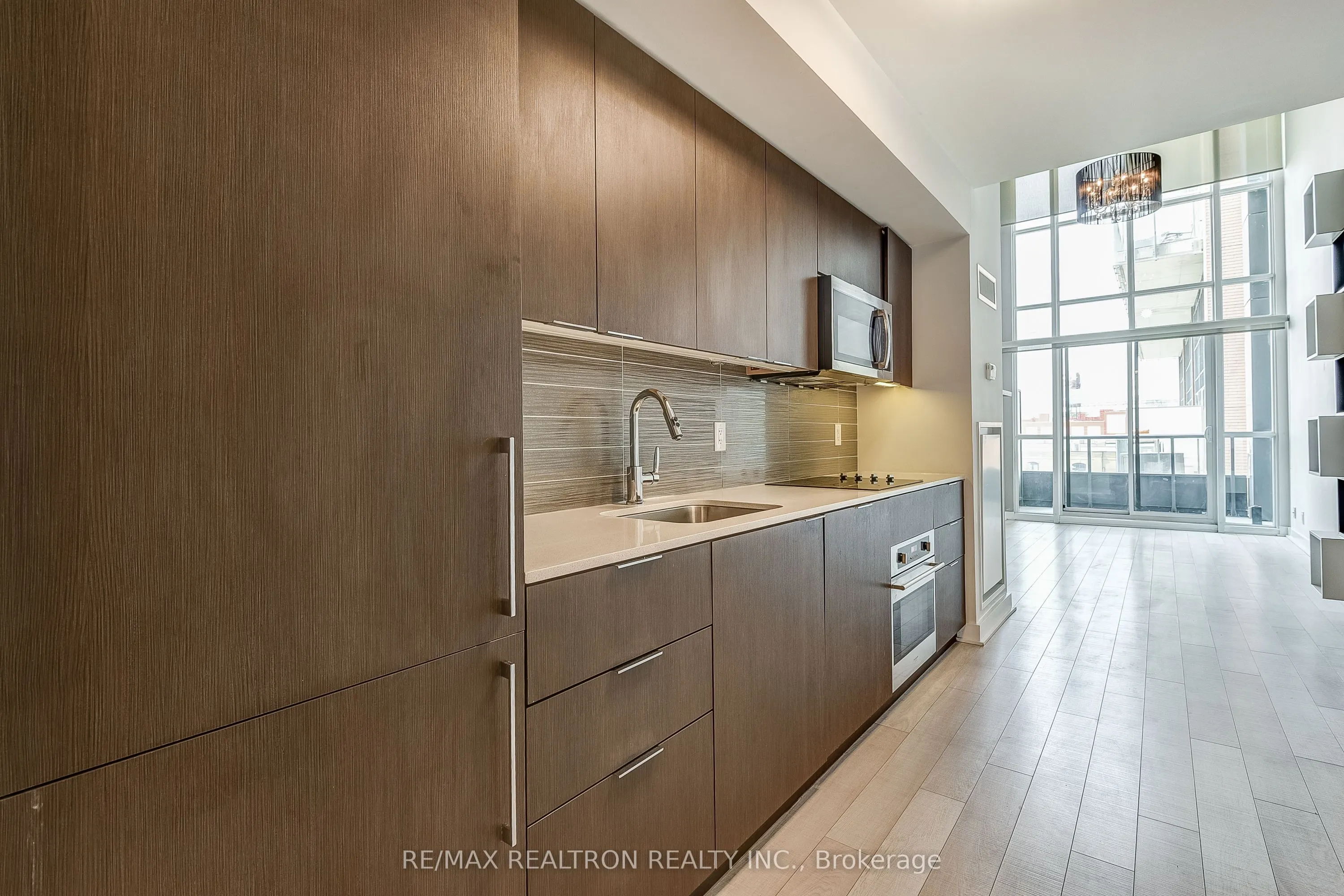 5 Hanna Avenue, #449
