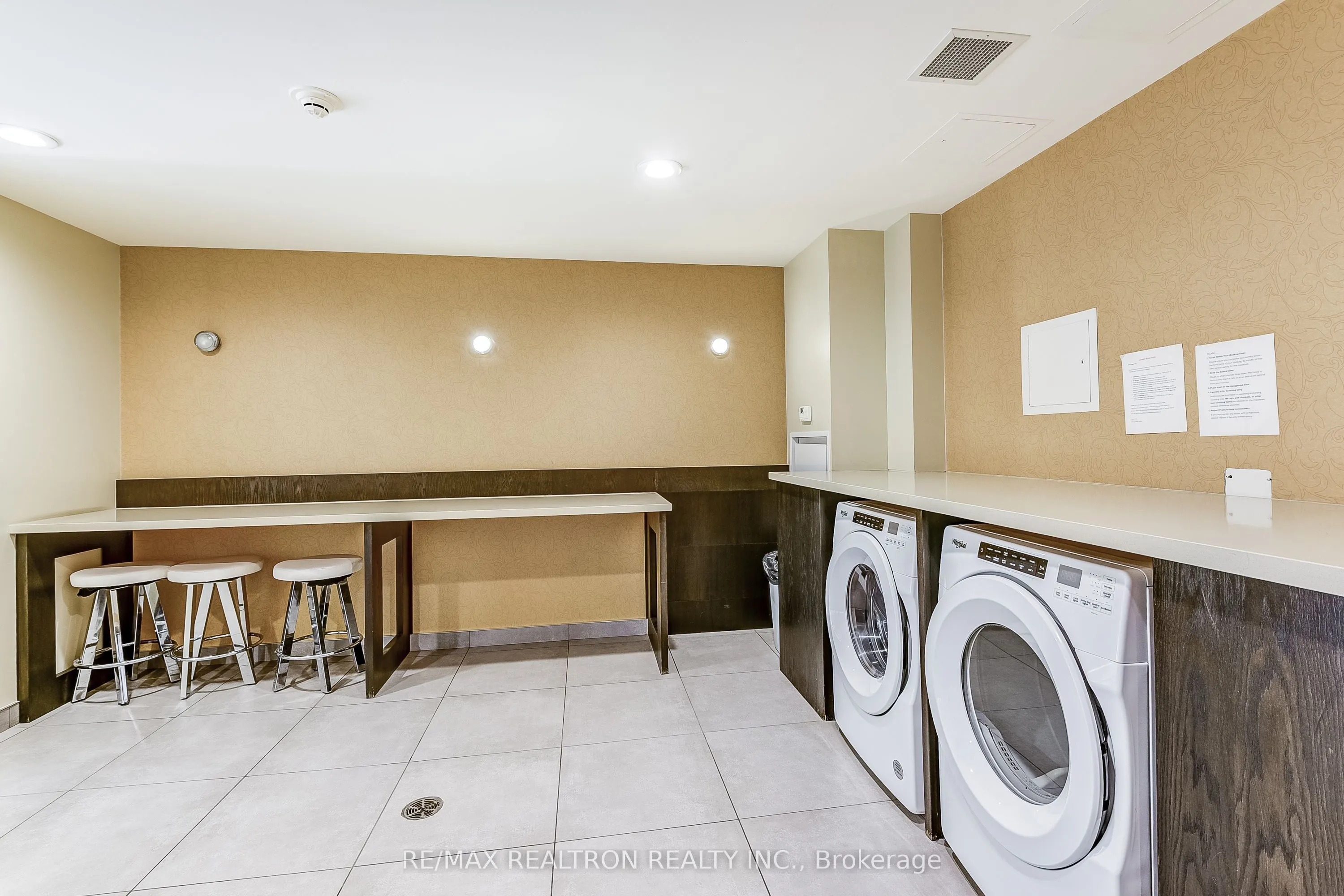 5 Hanna Avenue, #449