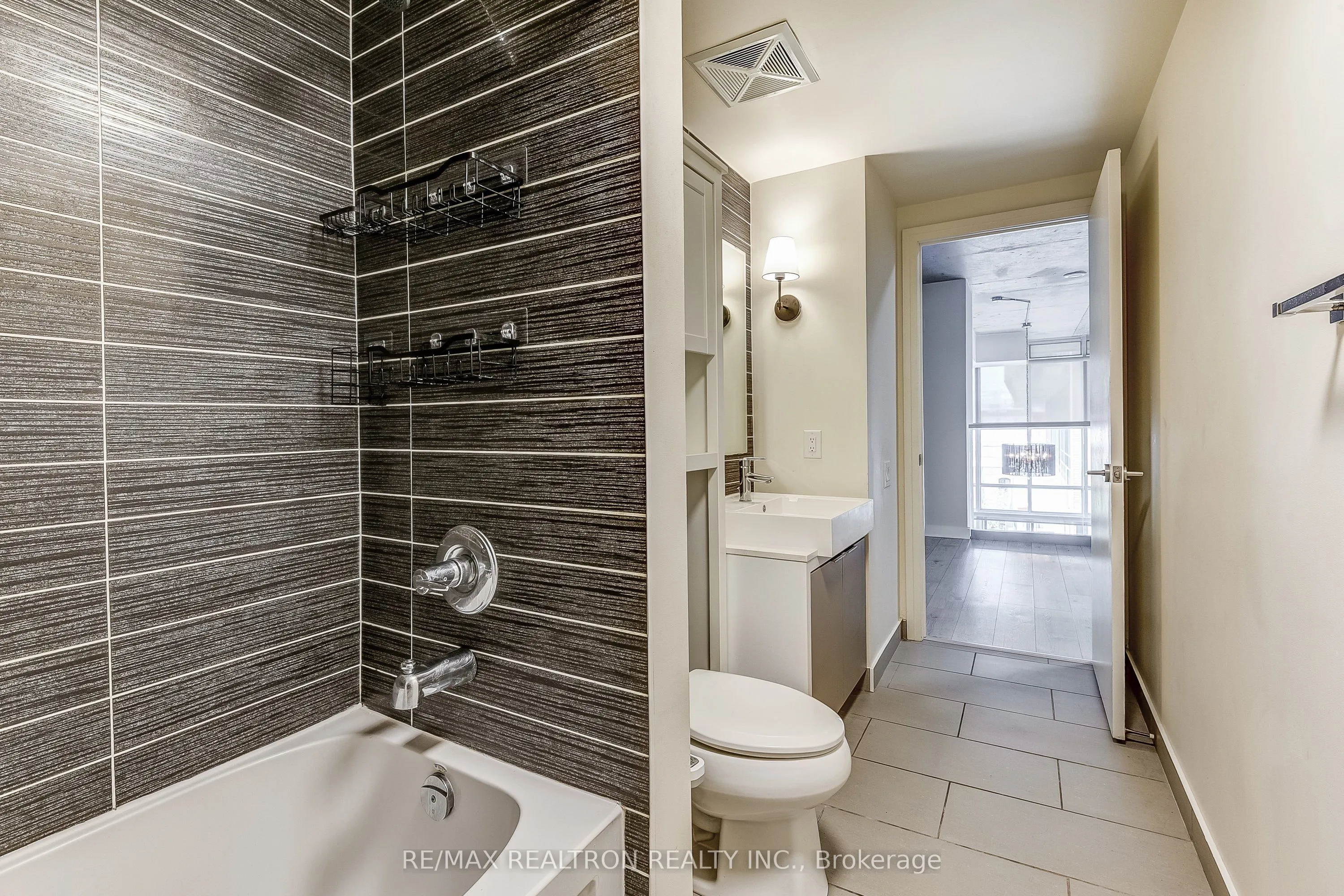 5 Hanna Avenue, #449
