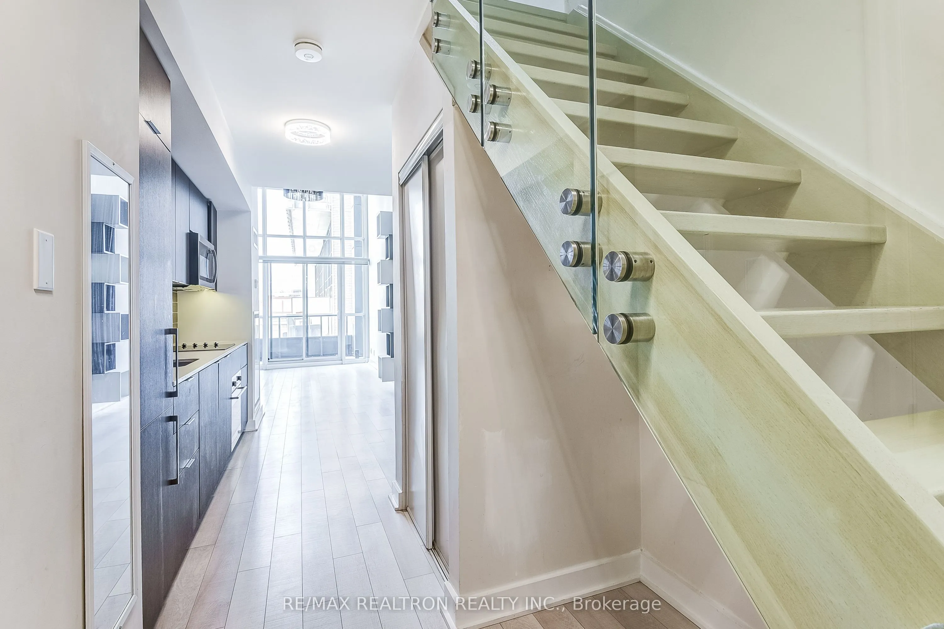 5 Hanna Avenue, #449