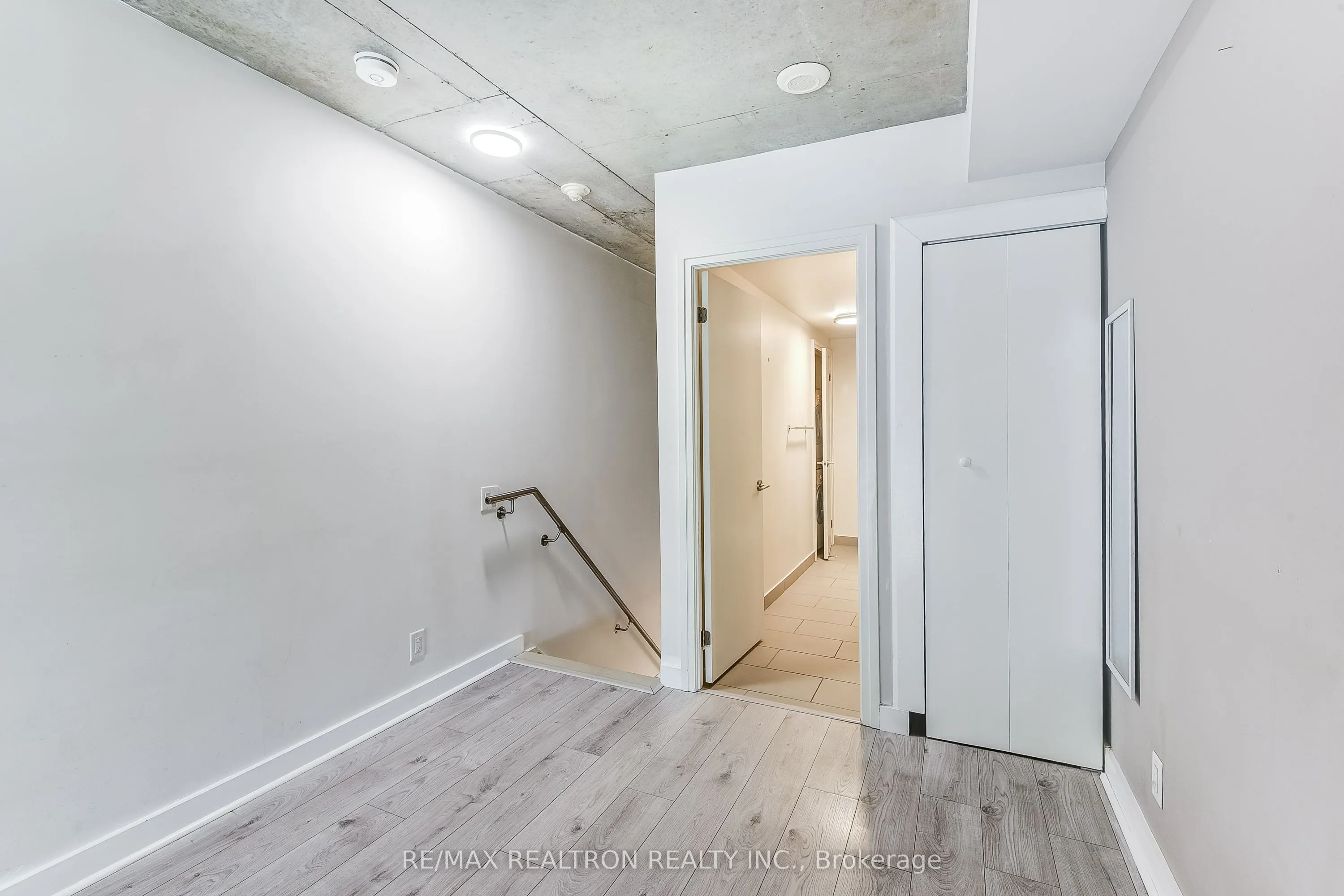 5 Hanna Avenue, #449