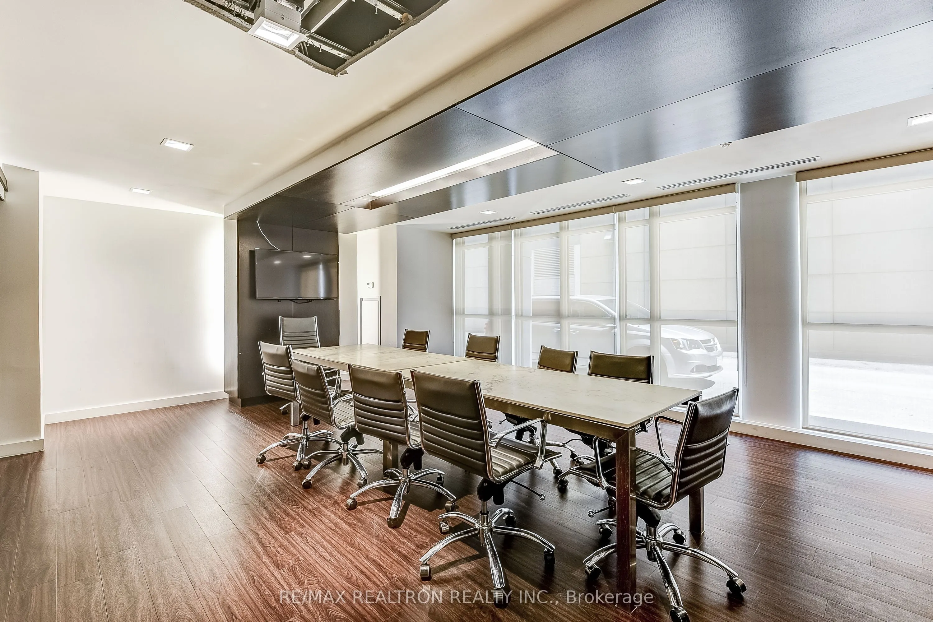 5 Hanna Avenue, #449