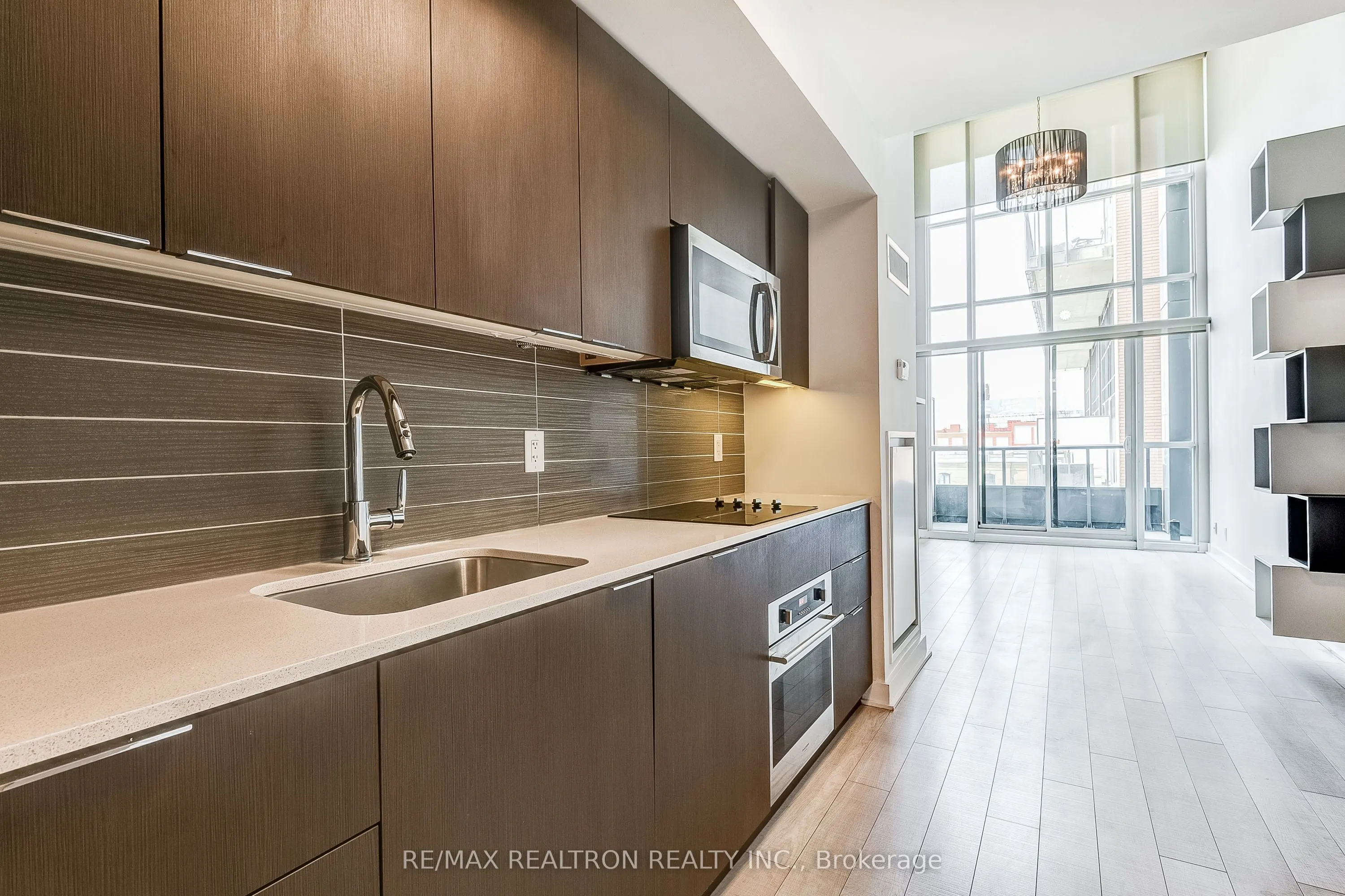 5 Hanna Avenue, #449