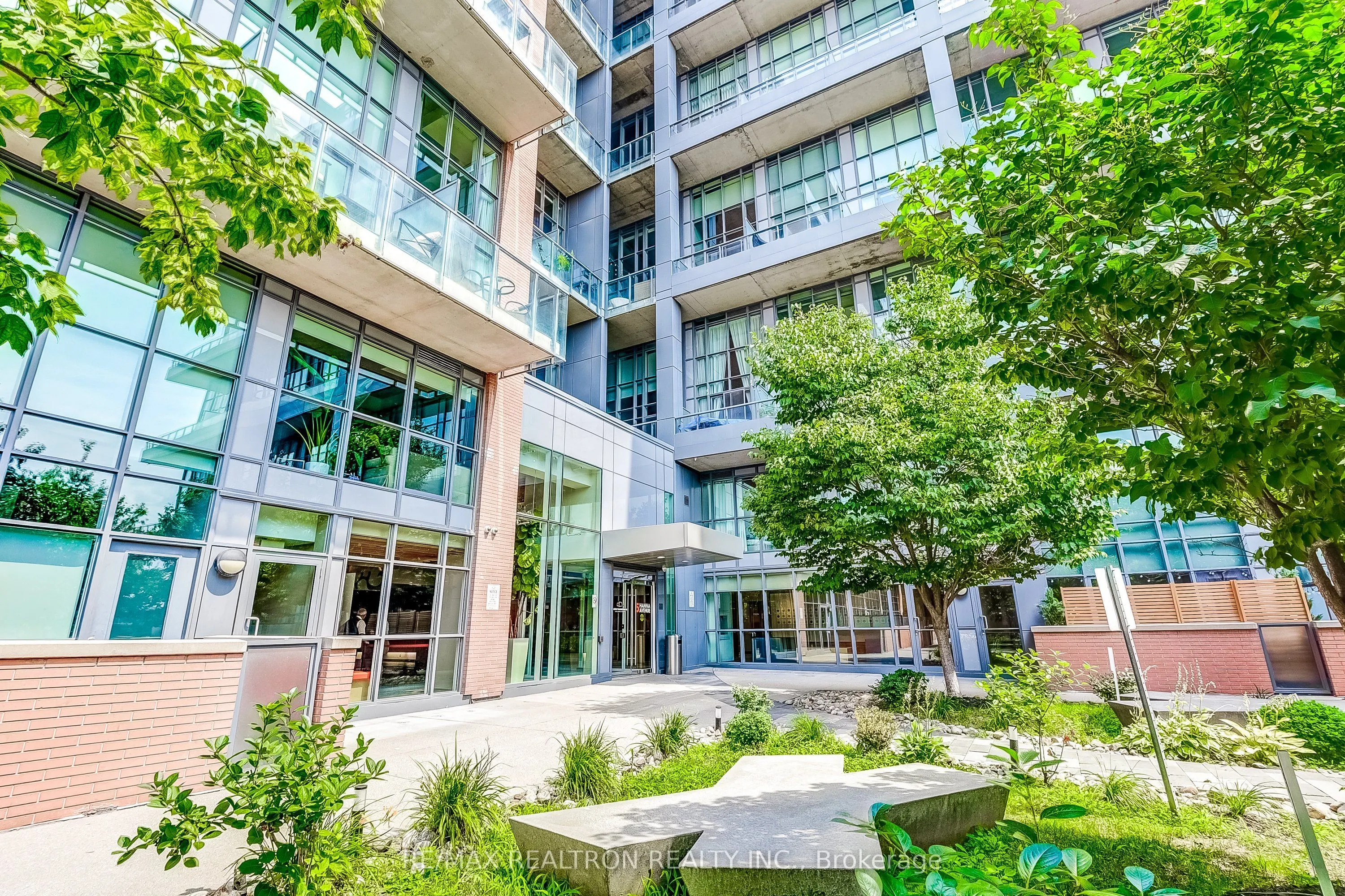 5 Hanna Avenue, #449