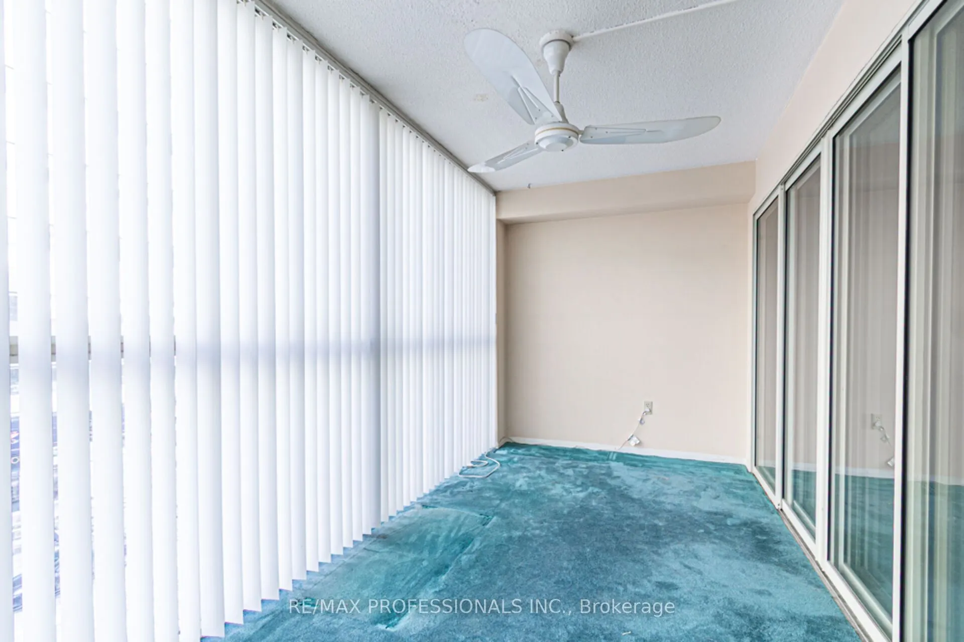 705 King Street W, #405