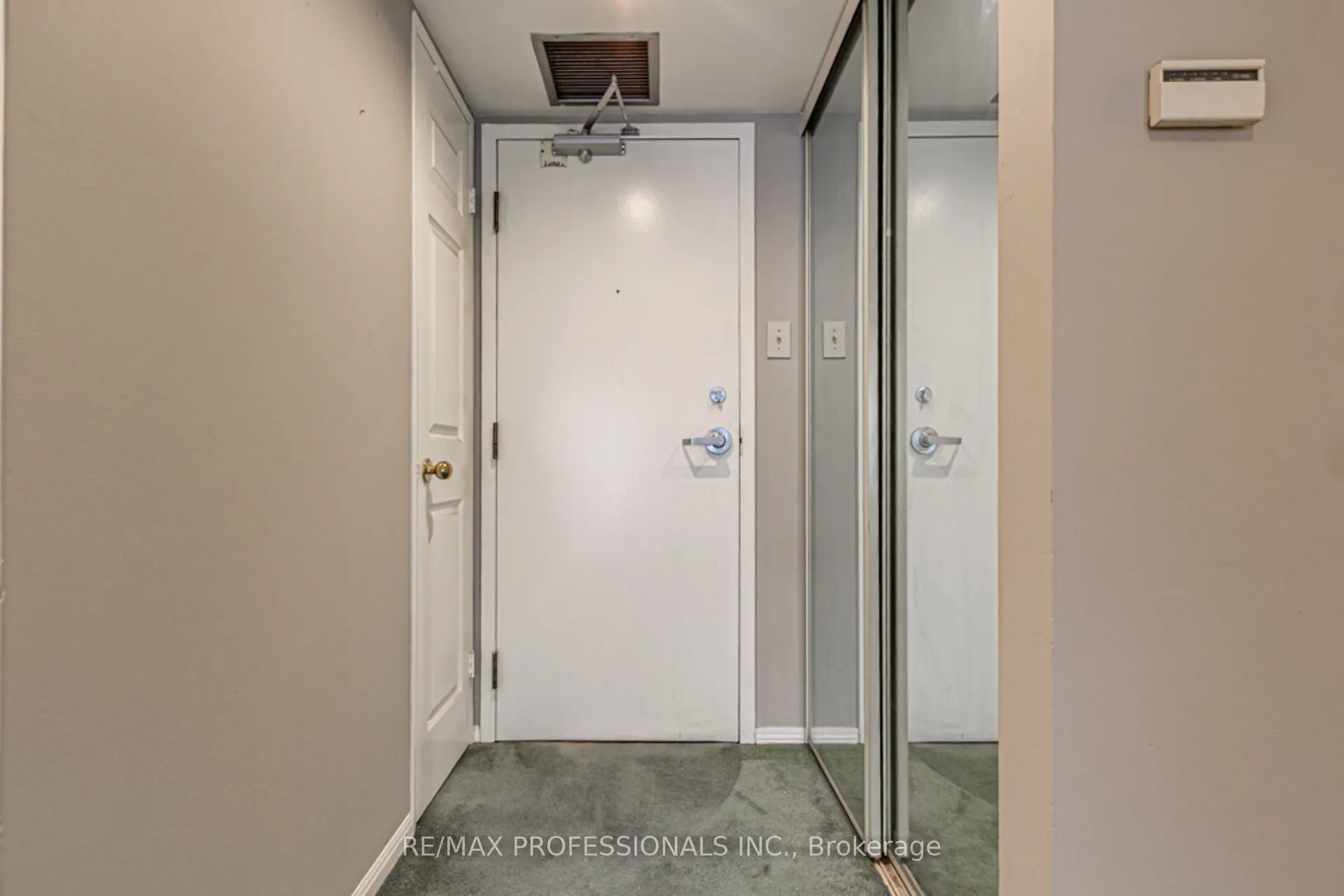 705 King Street W, #405