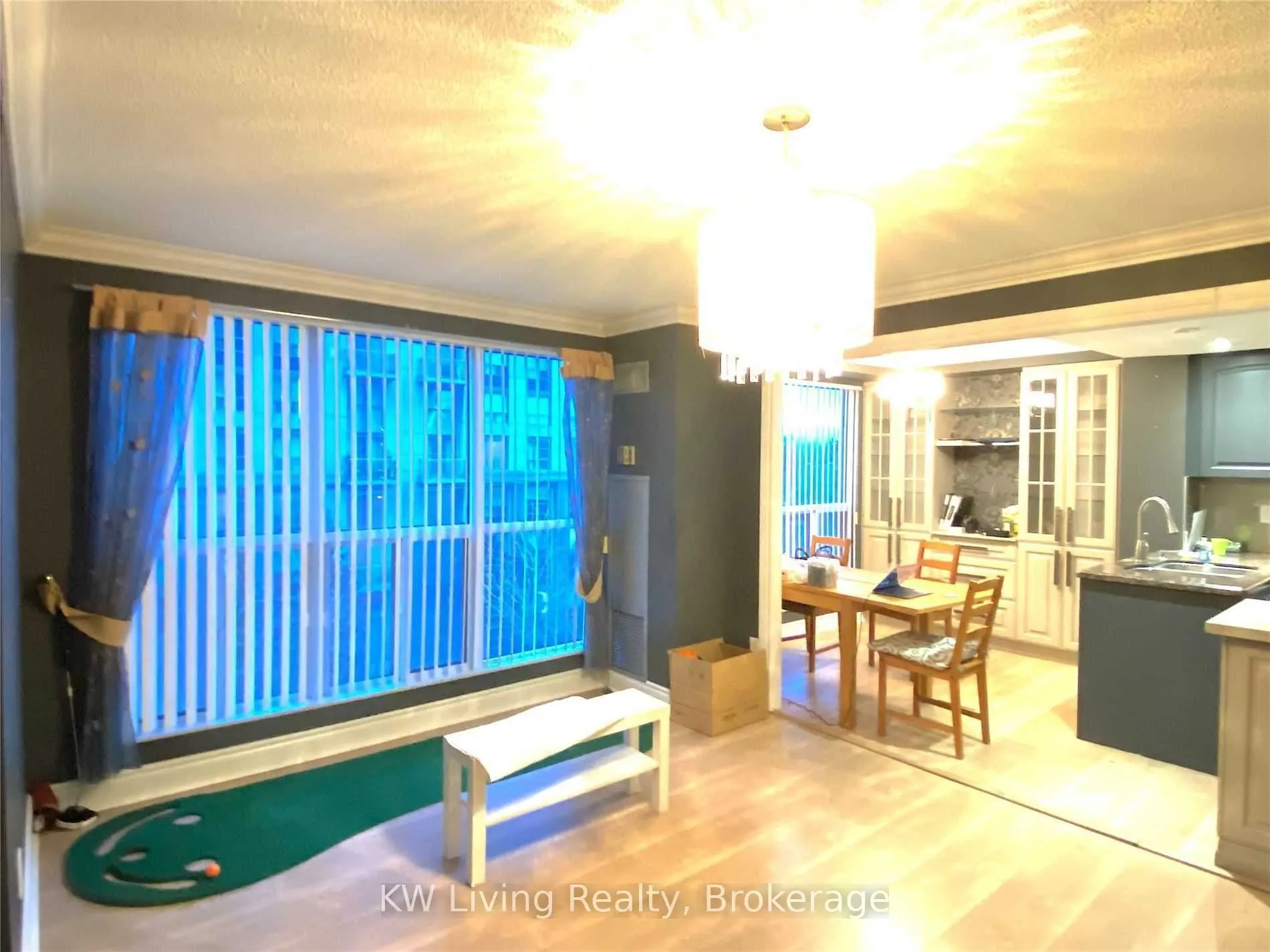 28 Hollywood Avenue, #411
