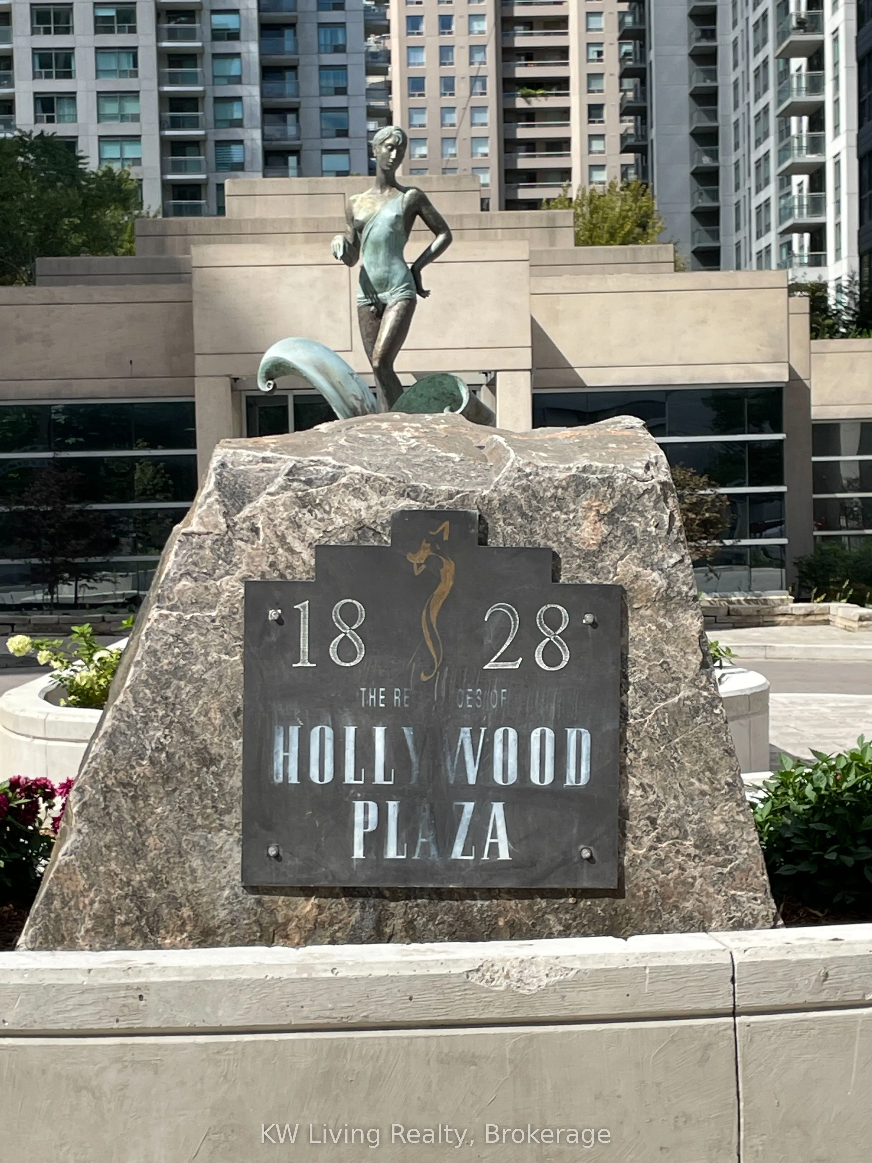 28 Hollywood Avenue, #411