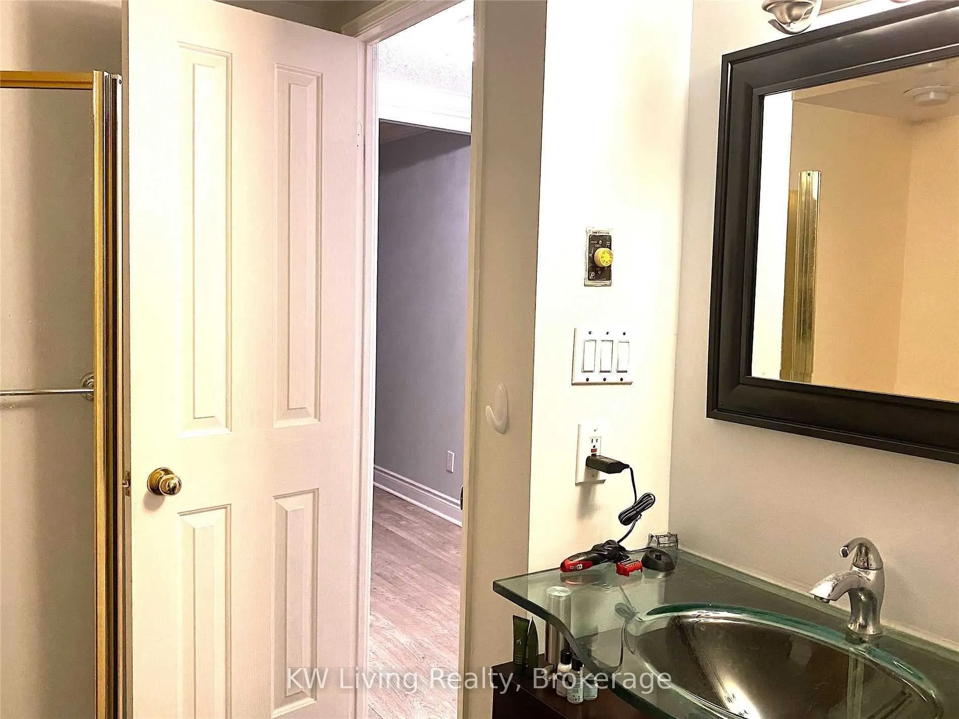 28 Hollywood Avenue, #411