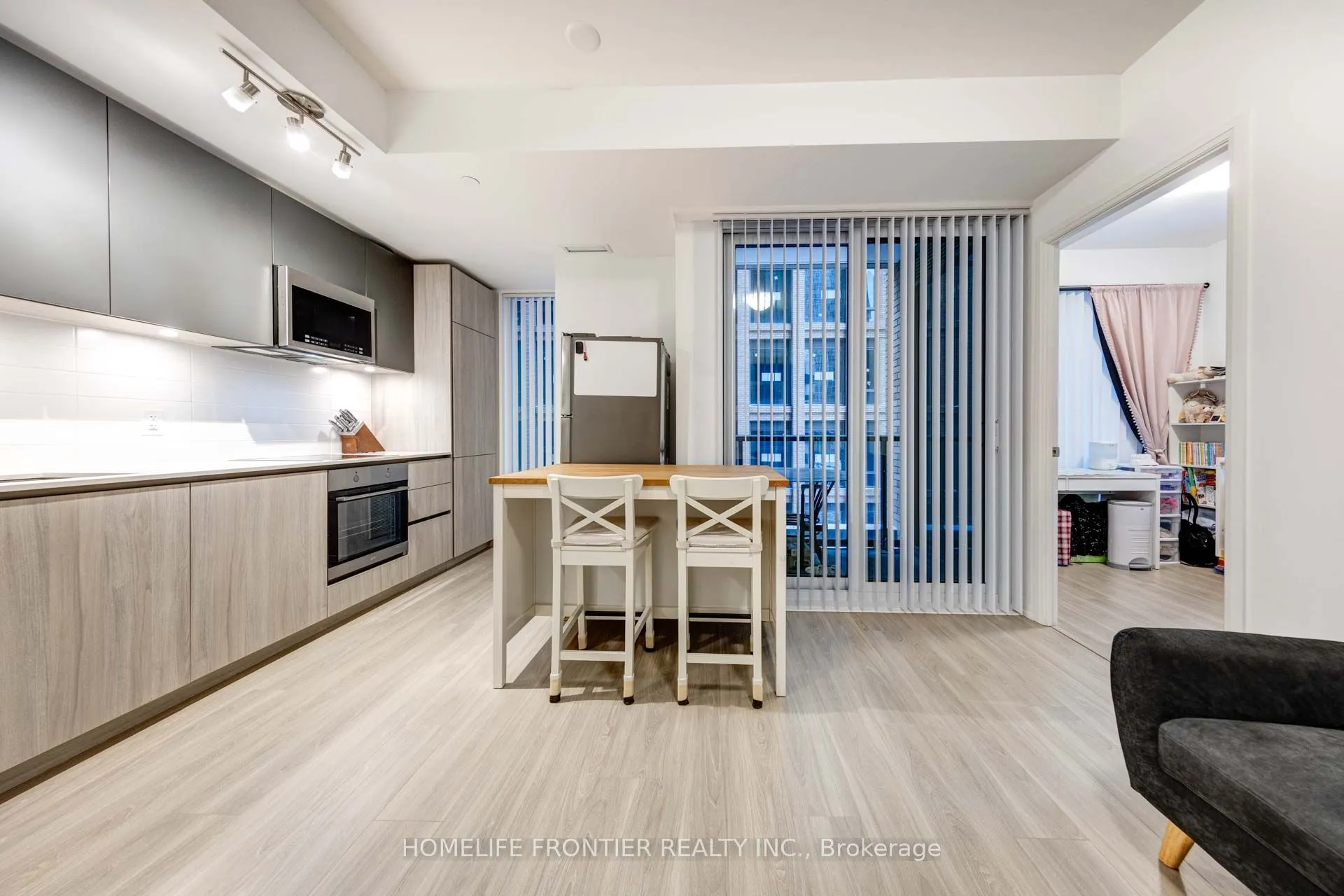 8 Widmer Street, #805