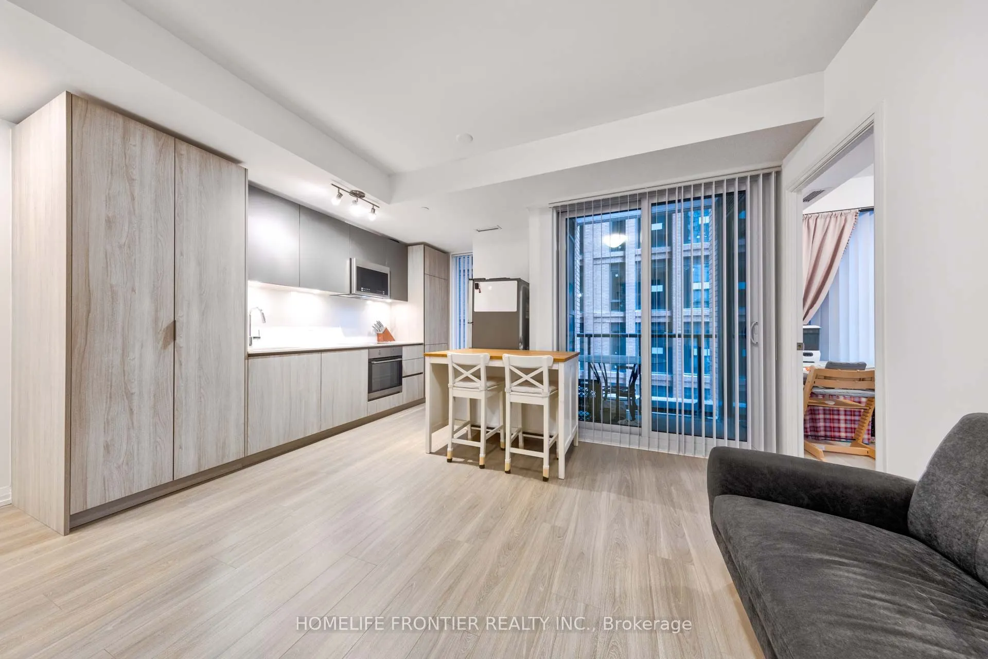 8 Widmer Street, #805