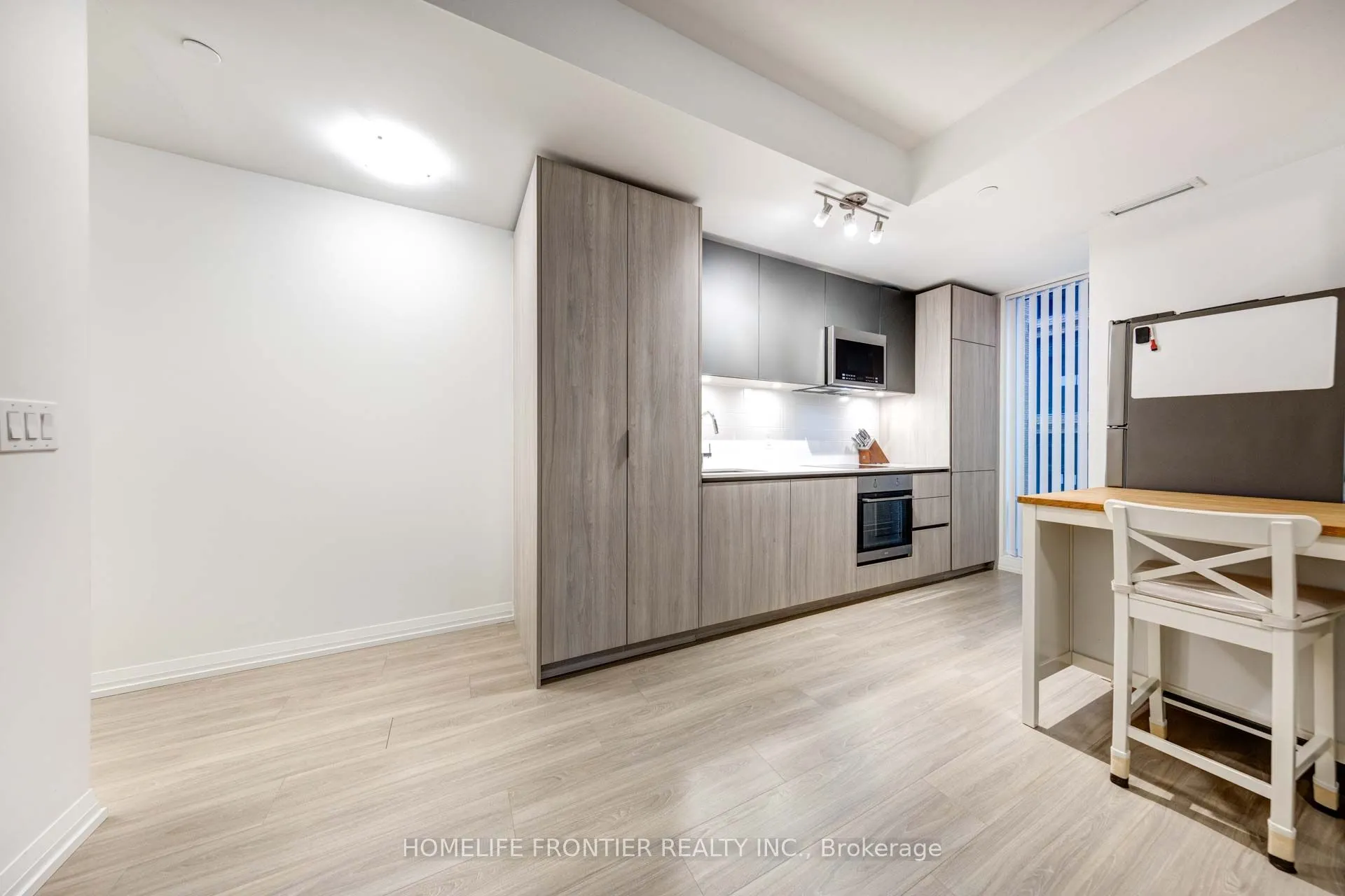 8 Widmer Street, #805