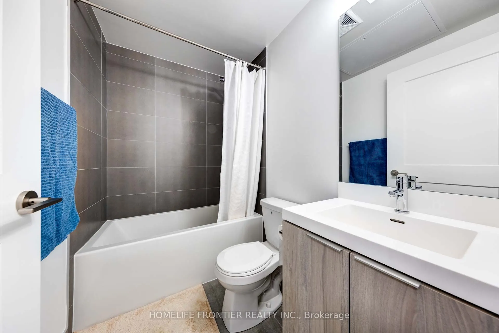 8 Widmer Street, #805