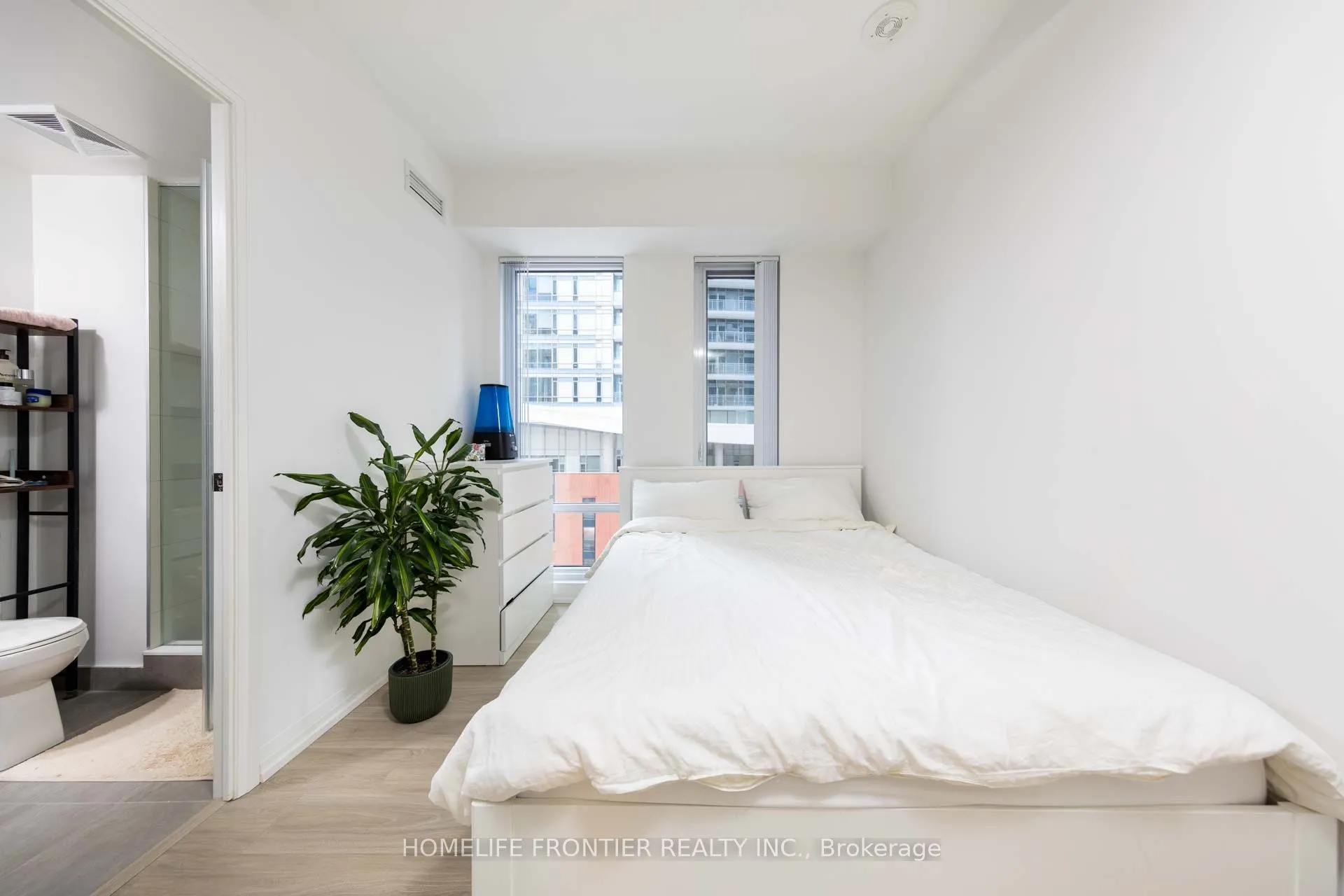 8 Widmer Street, #805