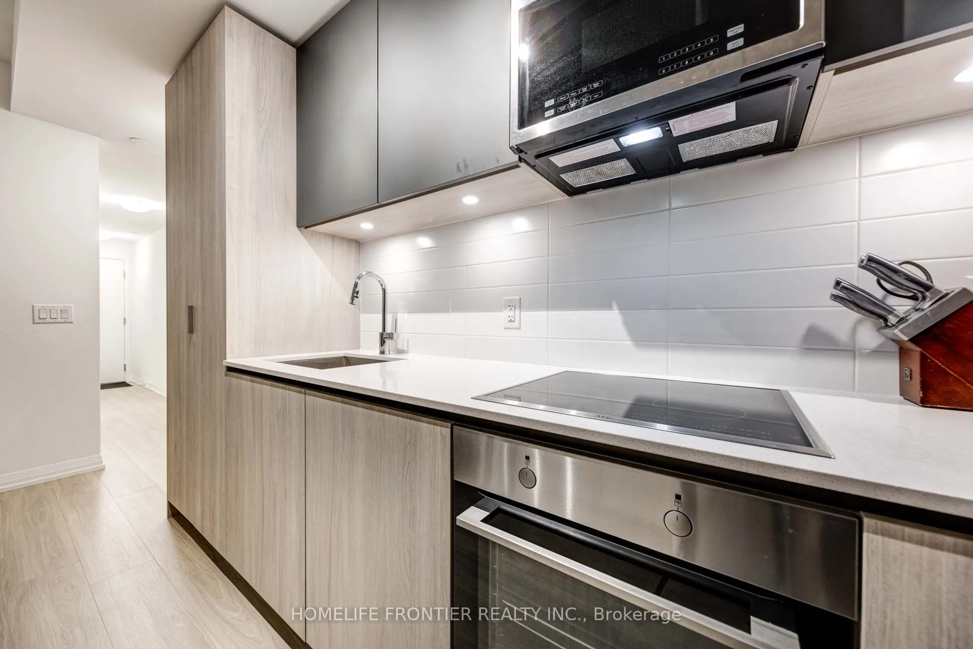 8 Widmer Street, #805