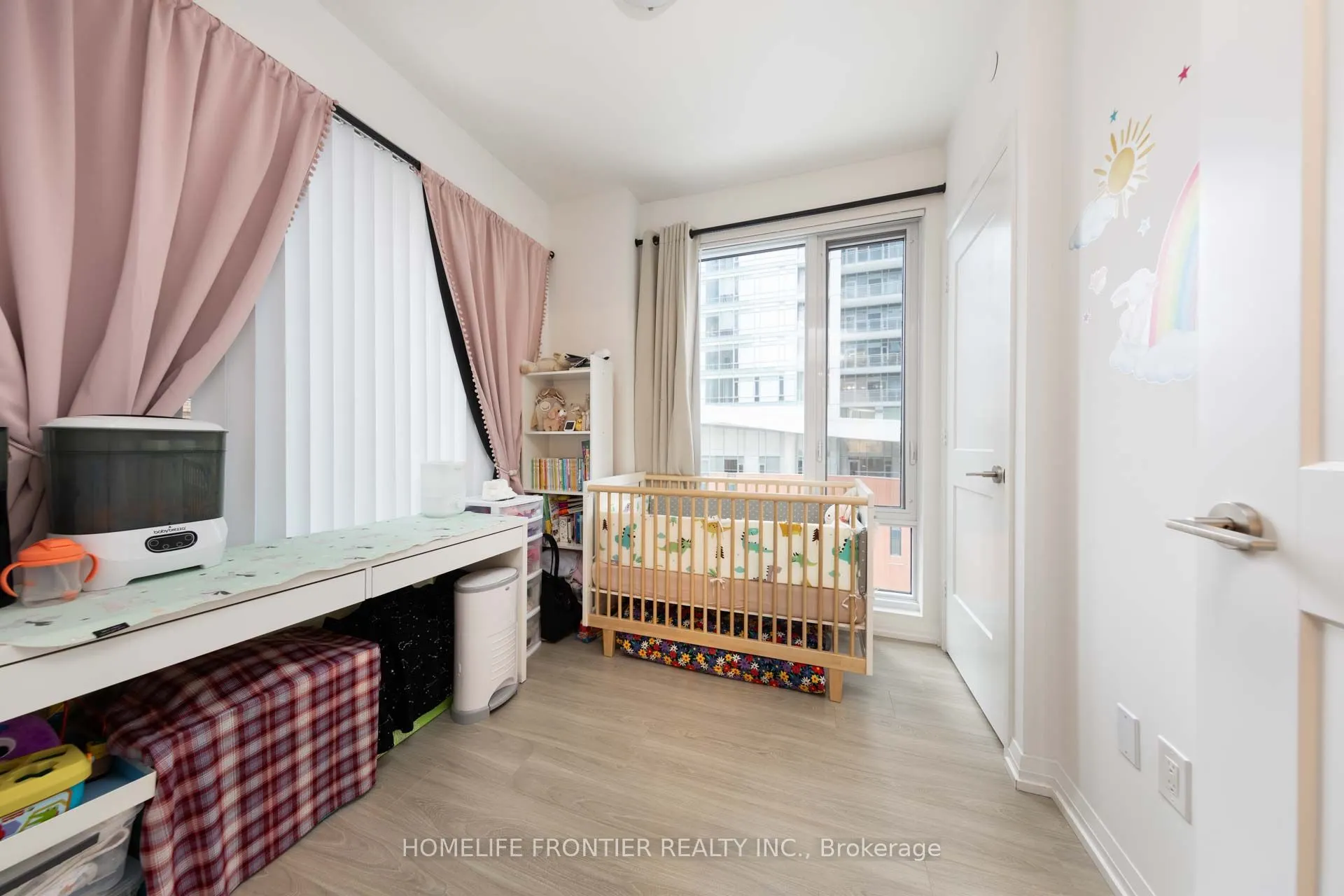 8 Widmer Street, #805