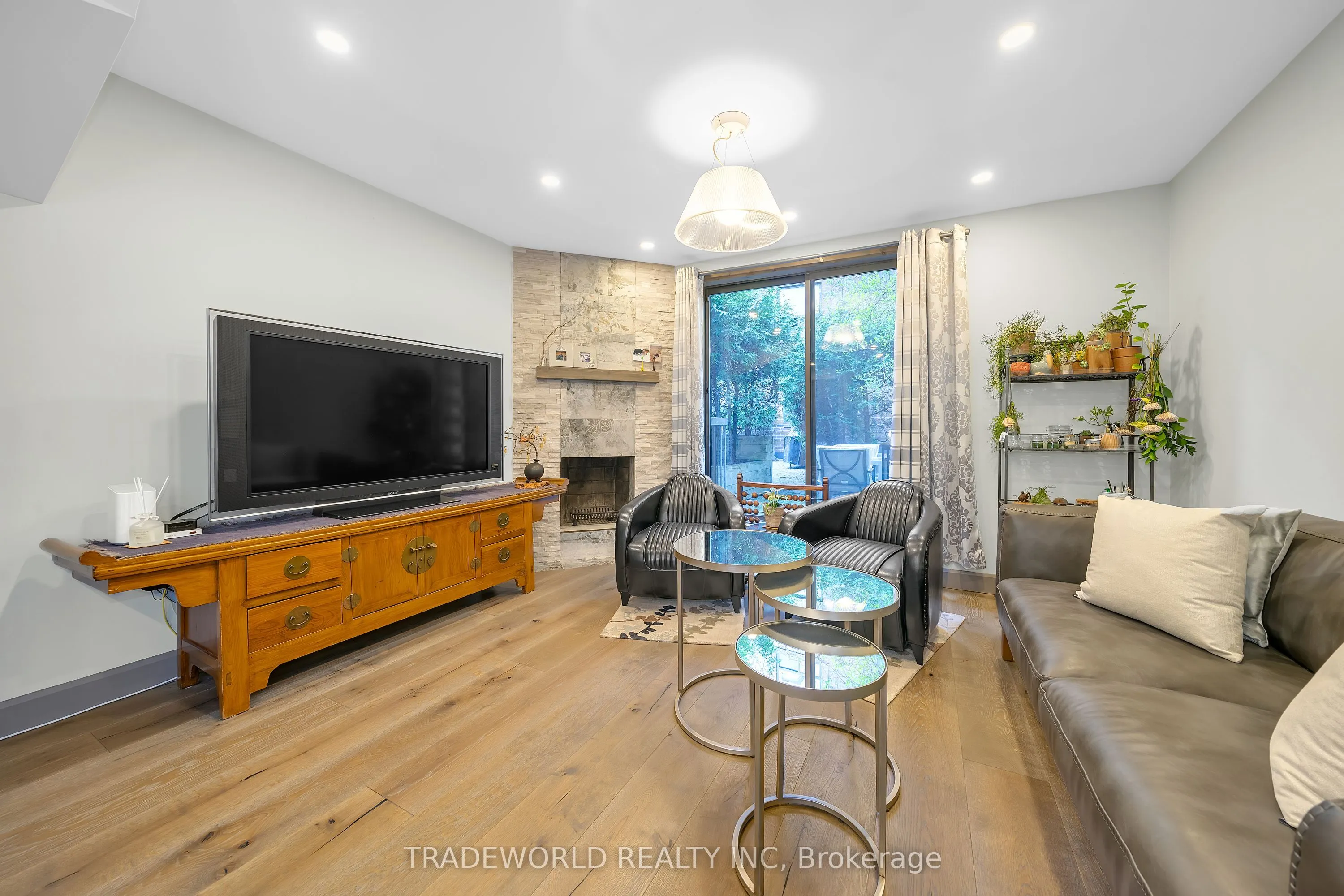 21 Dundonald Street, #1