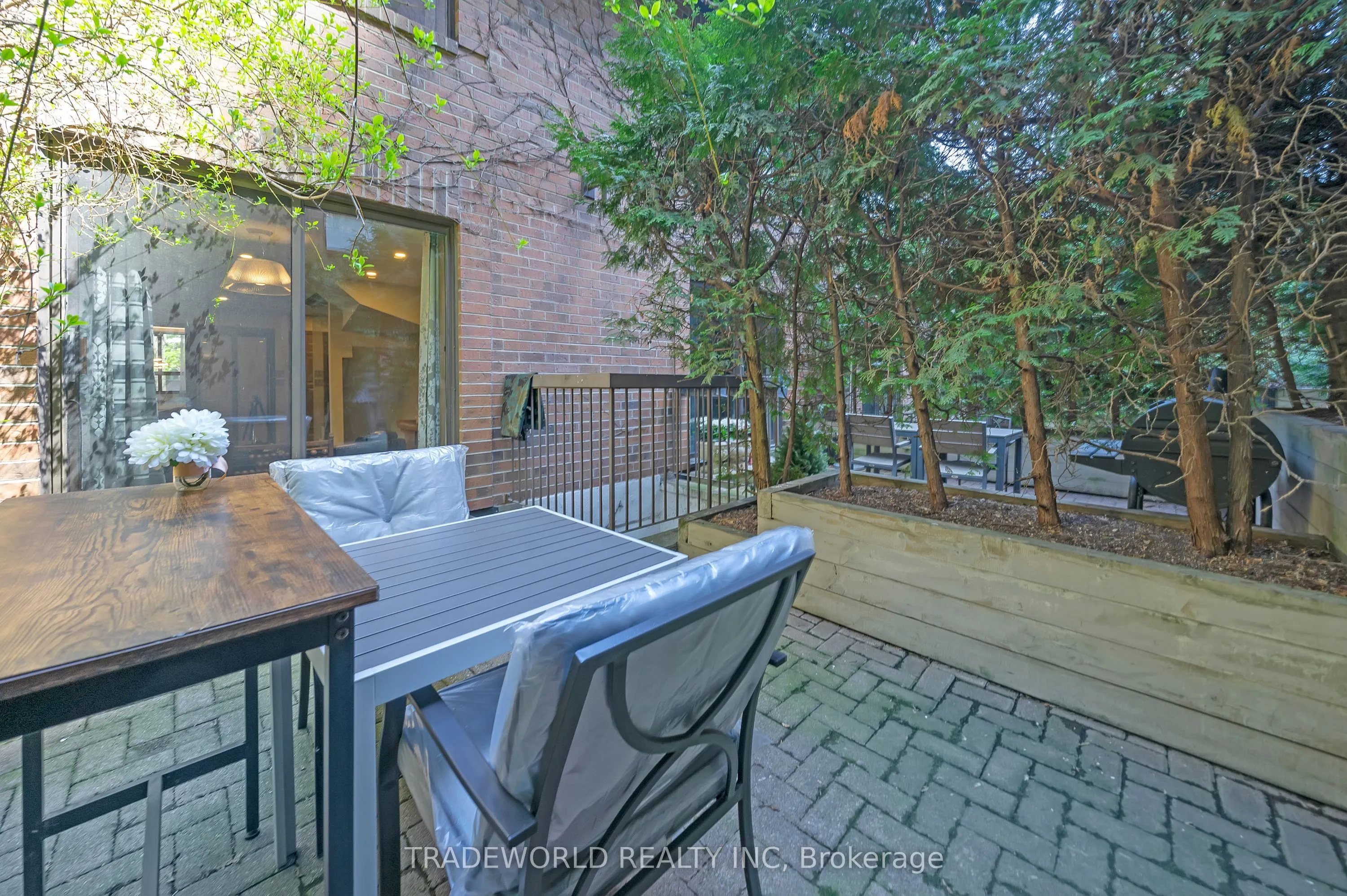 21 Dundonald Street, #1