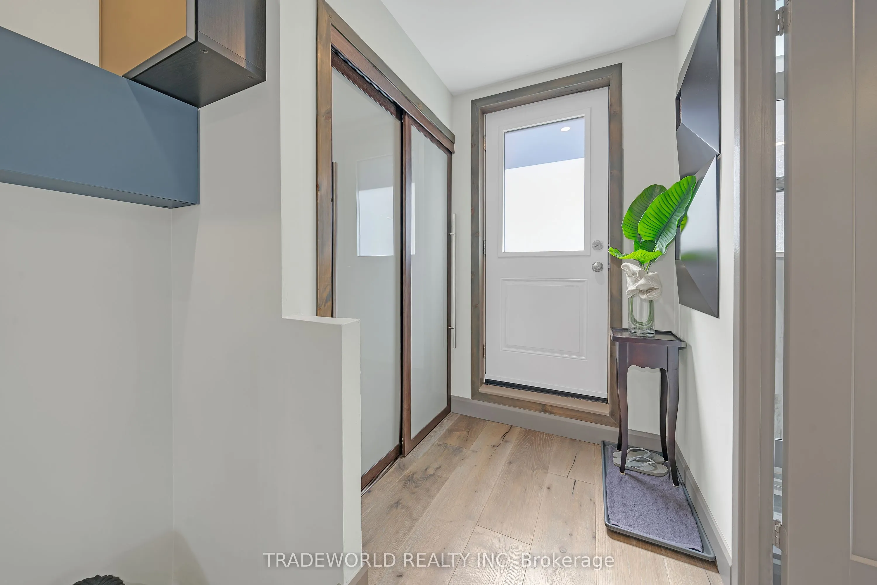 21 Dundonald Street, #1