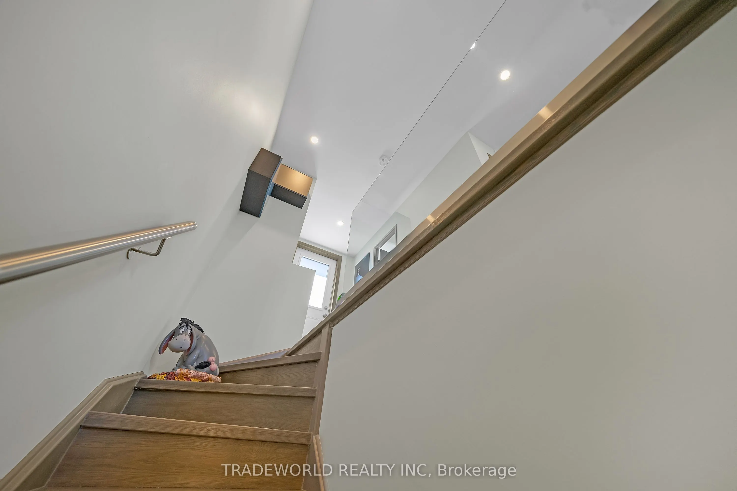 21 Dundonald Street, #1