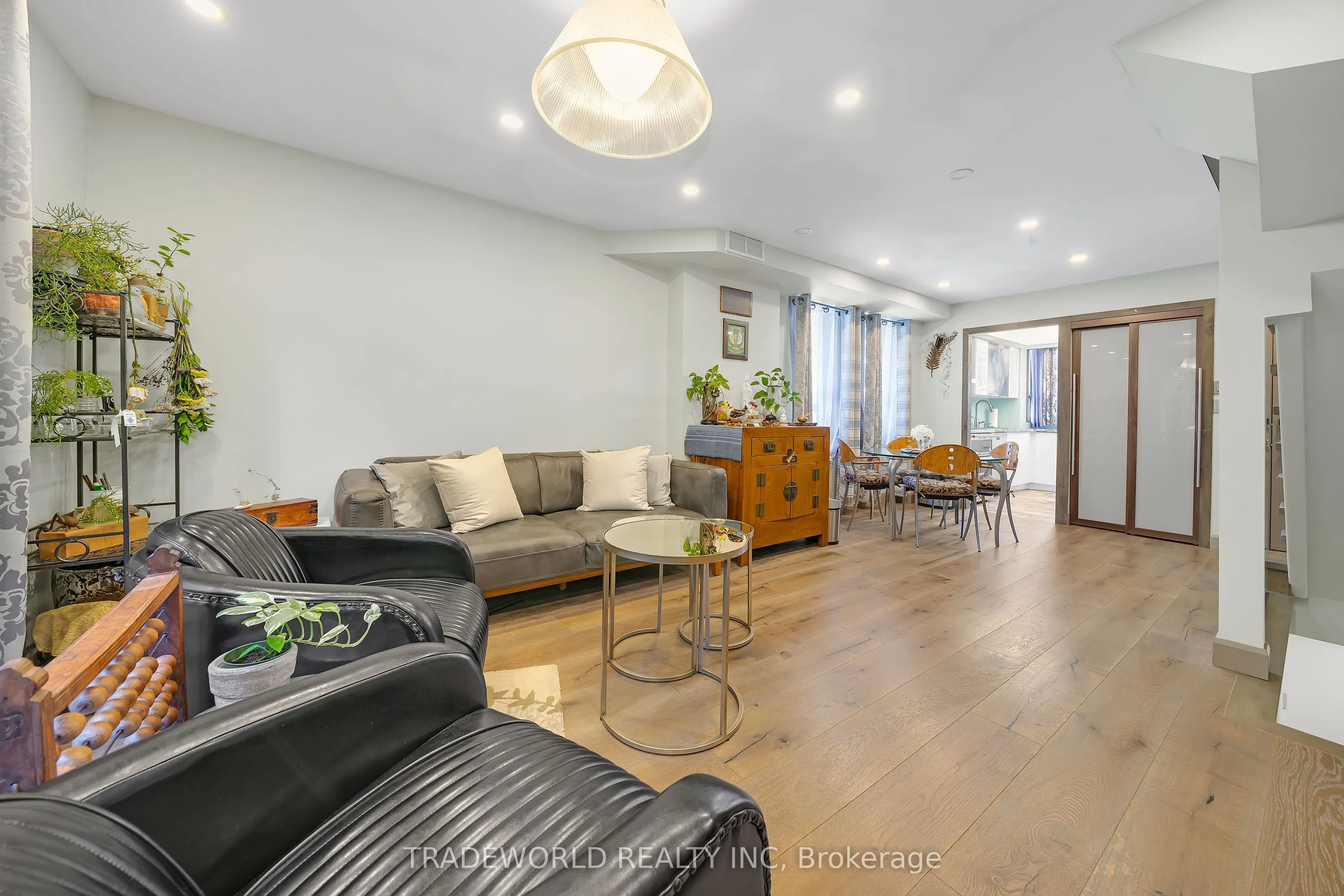 21 Dundonald Street, #1